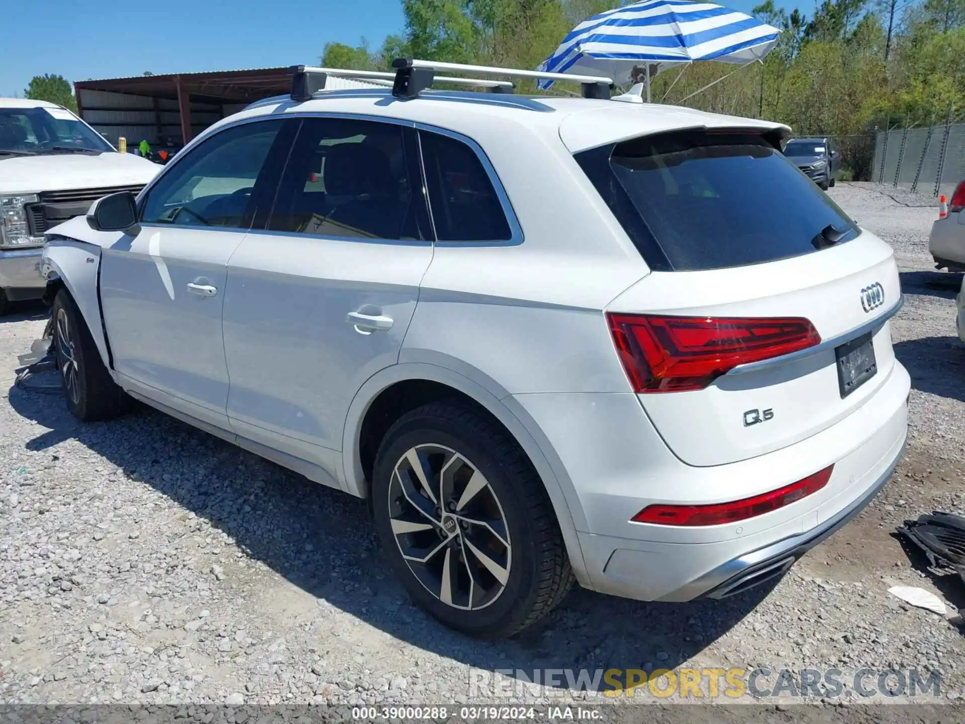 15 Photograph of a damaged car WA1EAAFY8P2057240 AUDI Q5 2023