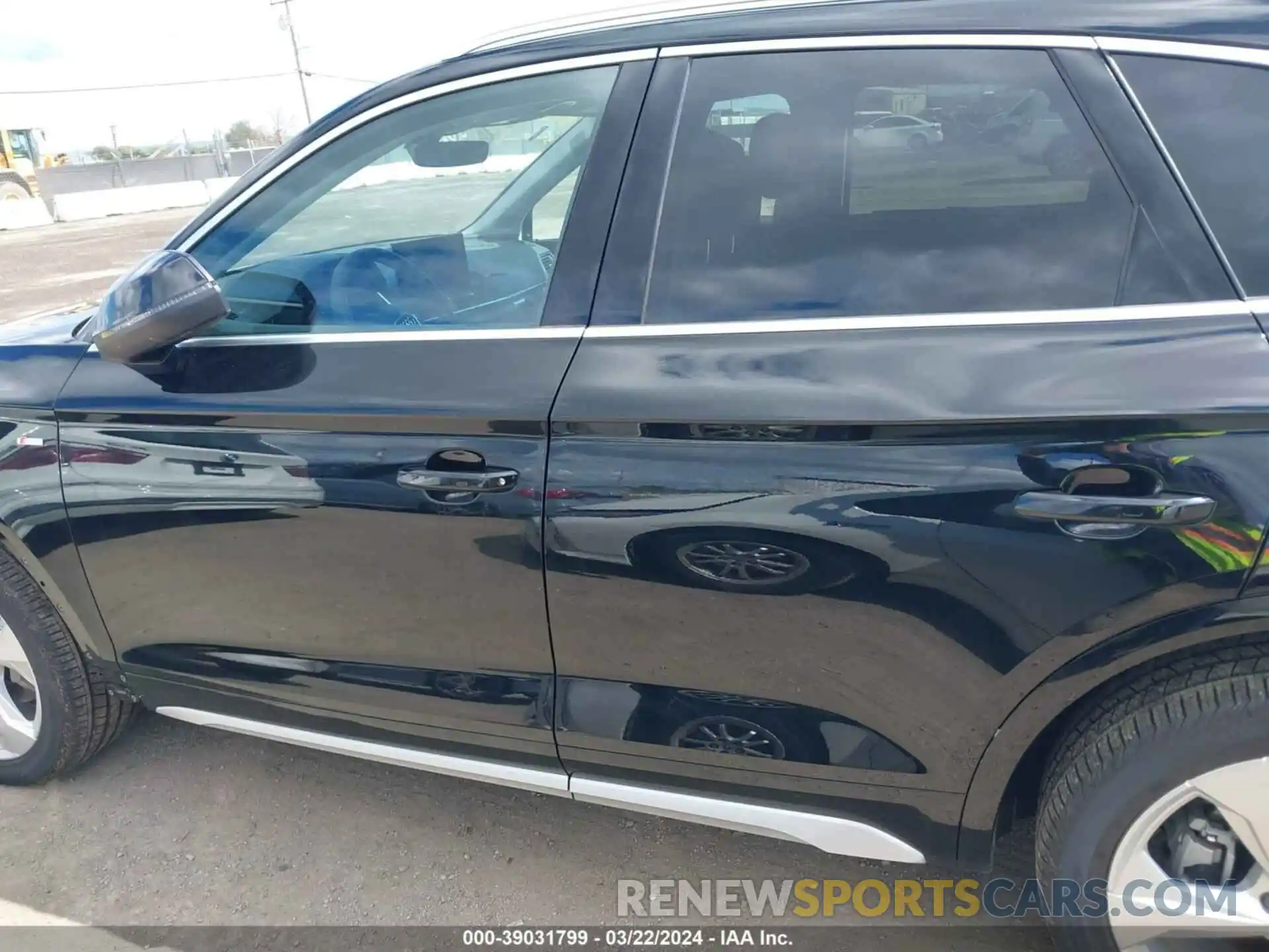 15 Photograph of a damaged car WA1EAAFY4R2003095 AUDI Q5 2024