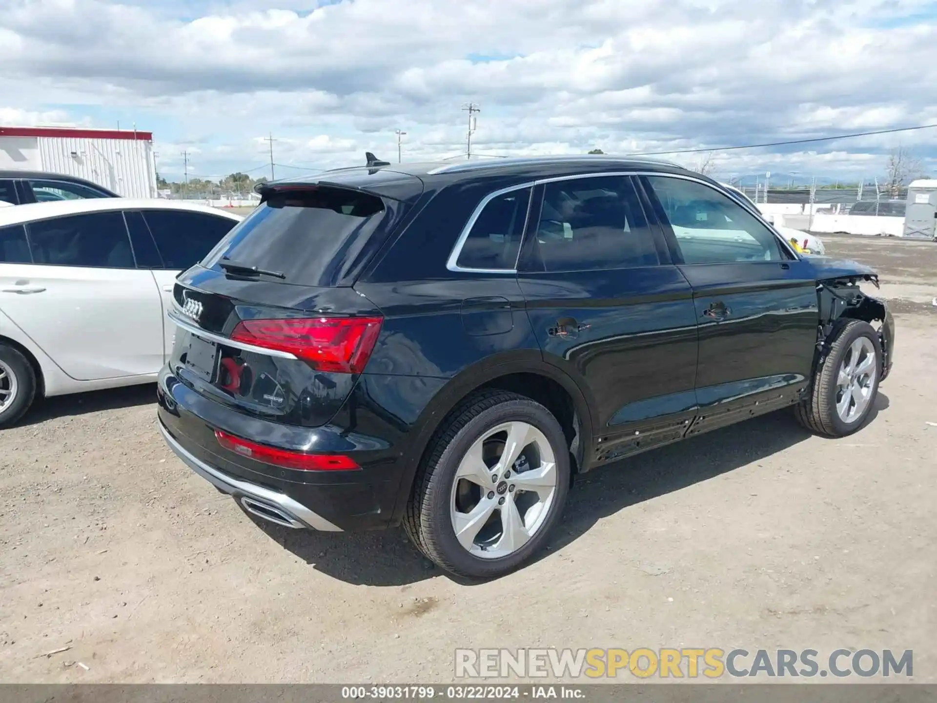 4 Photograph of a damaged car WA1EAAFY4R2003095 AUDI Q5 2024