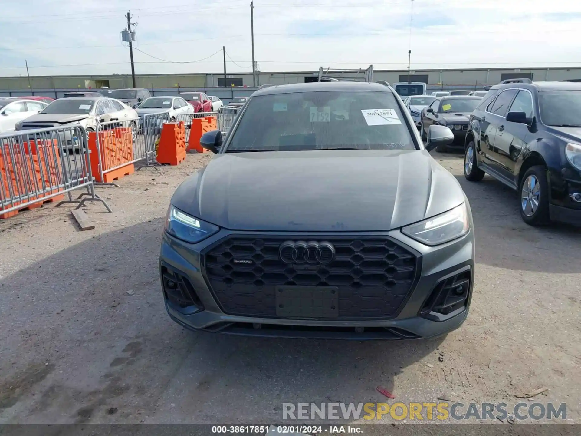 12 Photograph of a damaged car WA1EAAFY9R2015016 AUDI Q5 2024