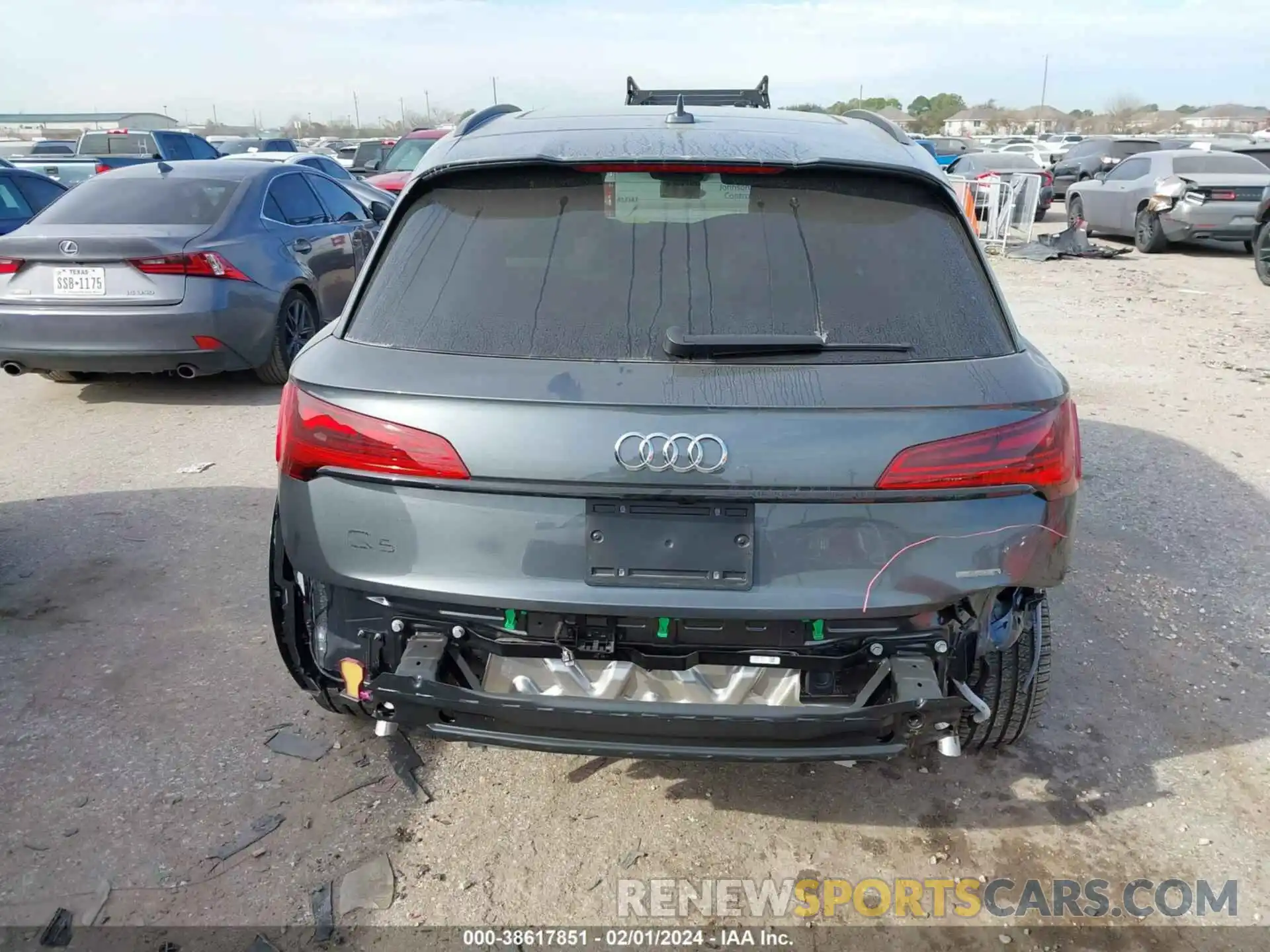 16 Фотография поврежденного автомобиля WA1EAAFY9R2015016 AUDI Q5 2024