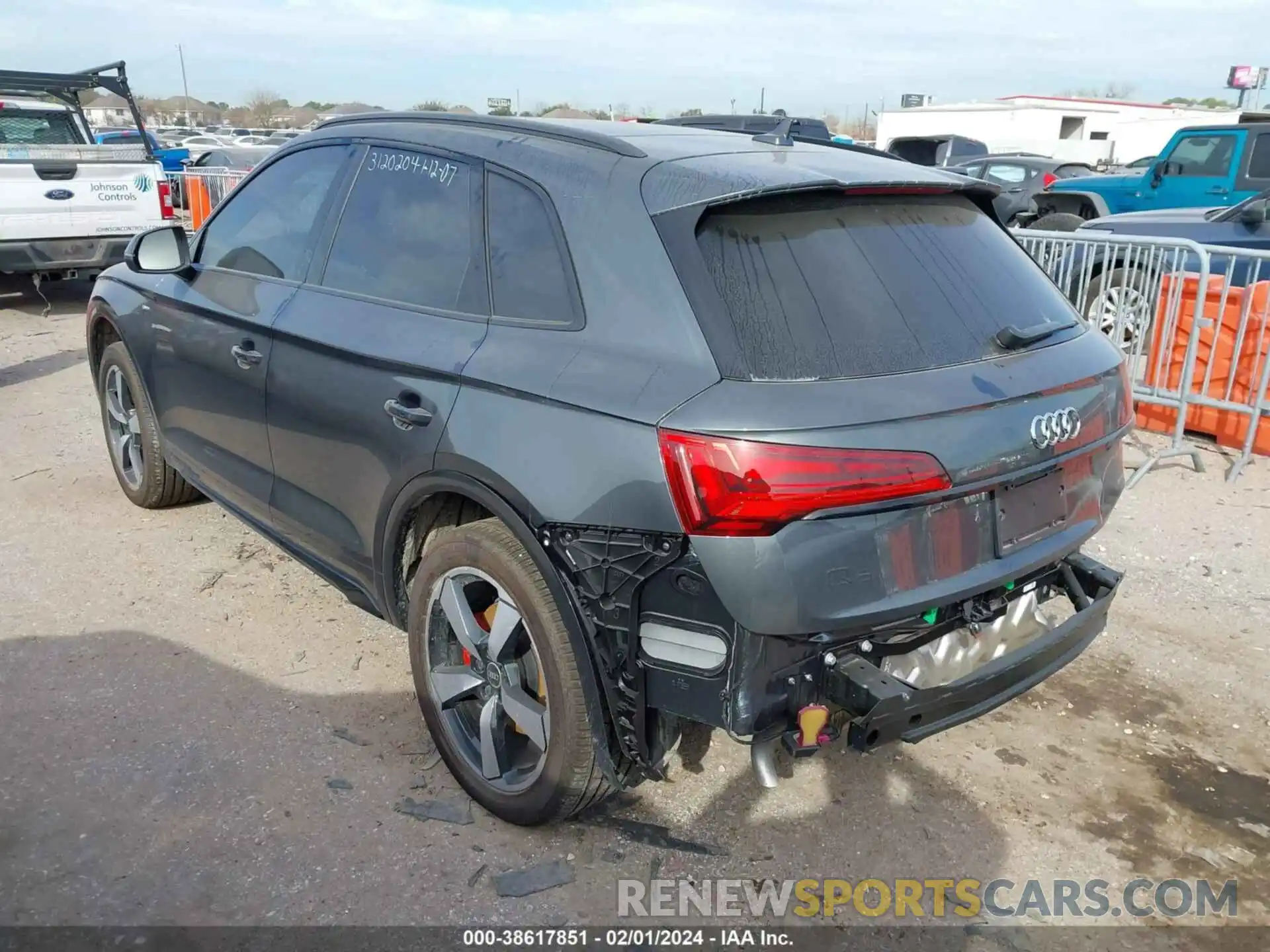 3 Фотография поврежденного автомобиля WA1EAAFY9R2015016 AUDI Q5 2024