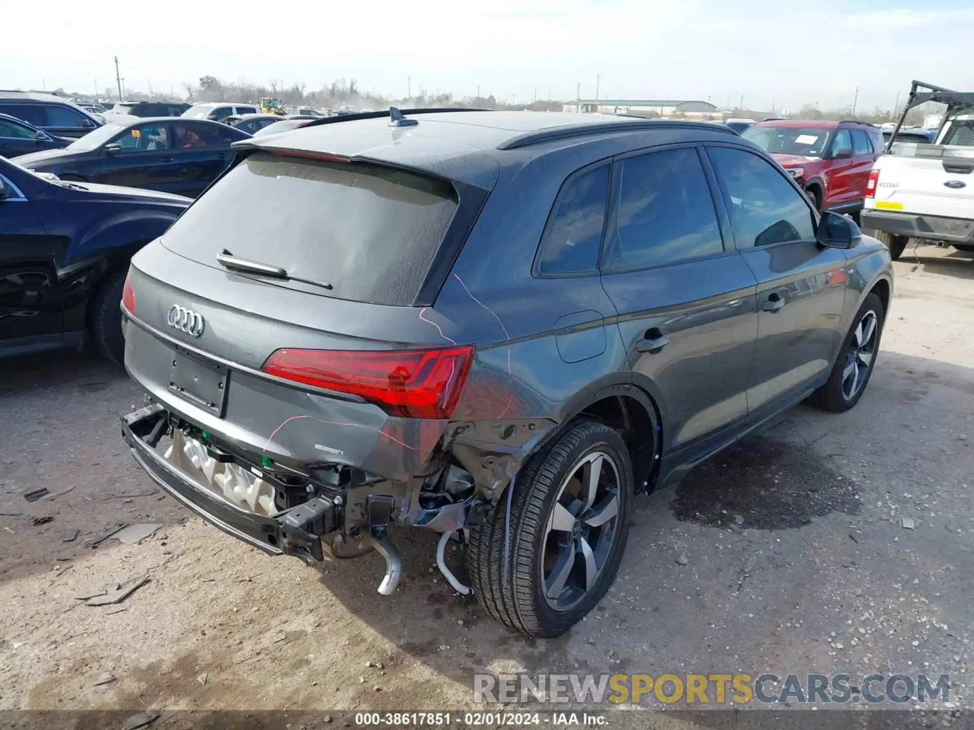 4 Photograph of a damaged car WA1EAAFY9R2015016 AUDI Q5 2024