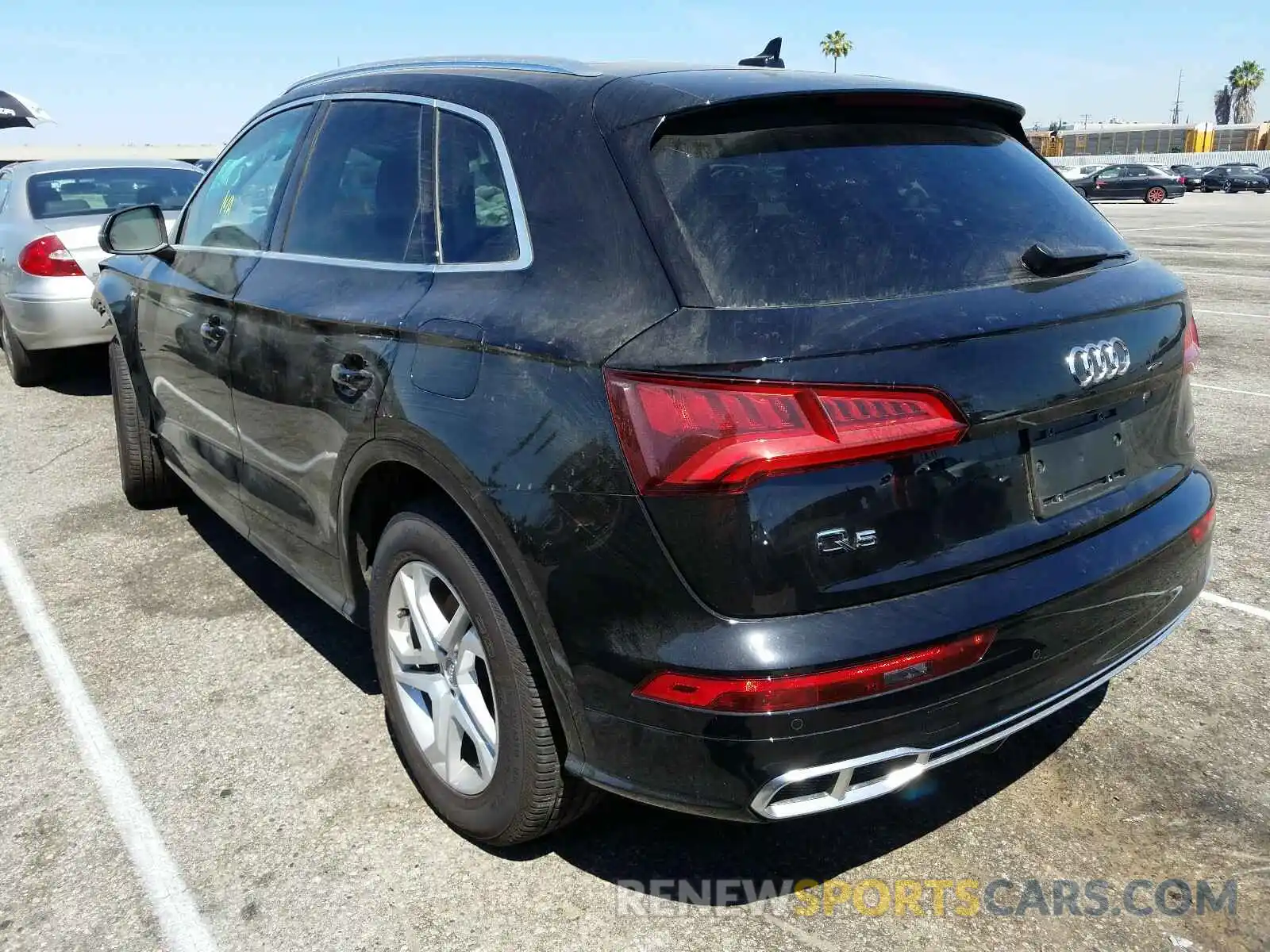 3 Фотография поврежденного автомобиля WA1G2AFY2L2063521 AUDI Q5 E PREMI 2020