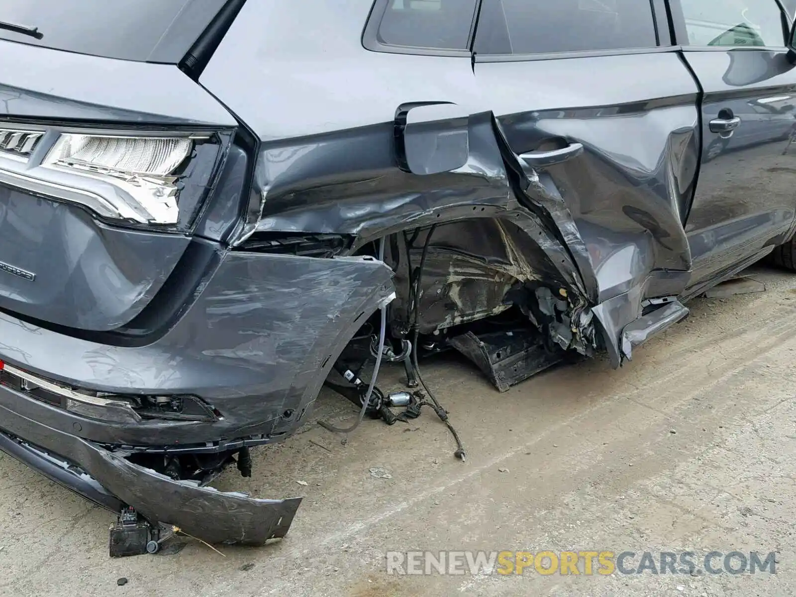 9 Photograph of a damaged car WA1CNAFY7K2026033 AUDI Q5 PRESTIG 2019