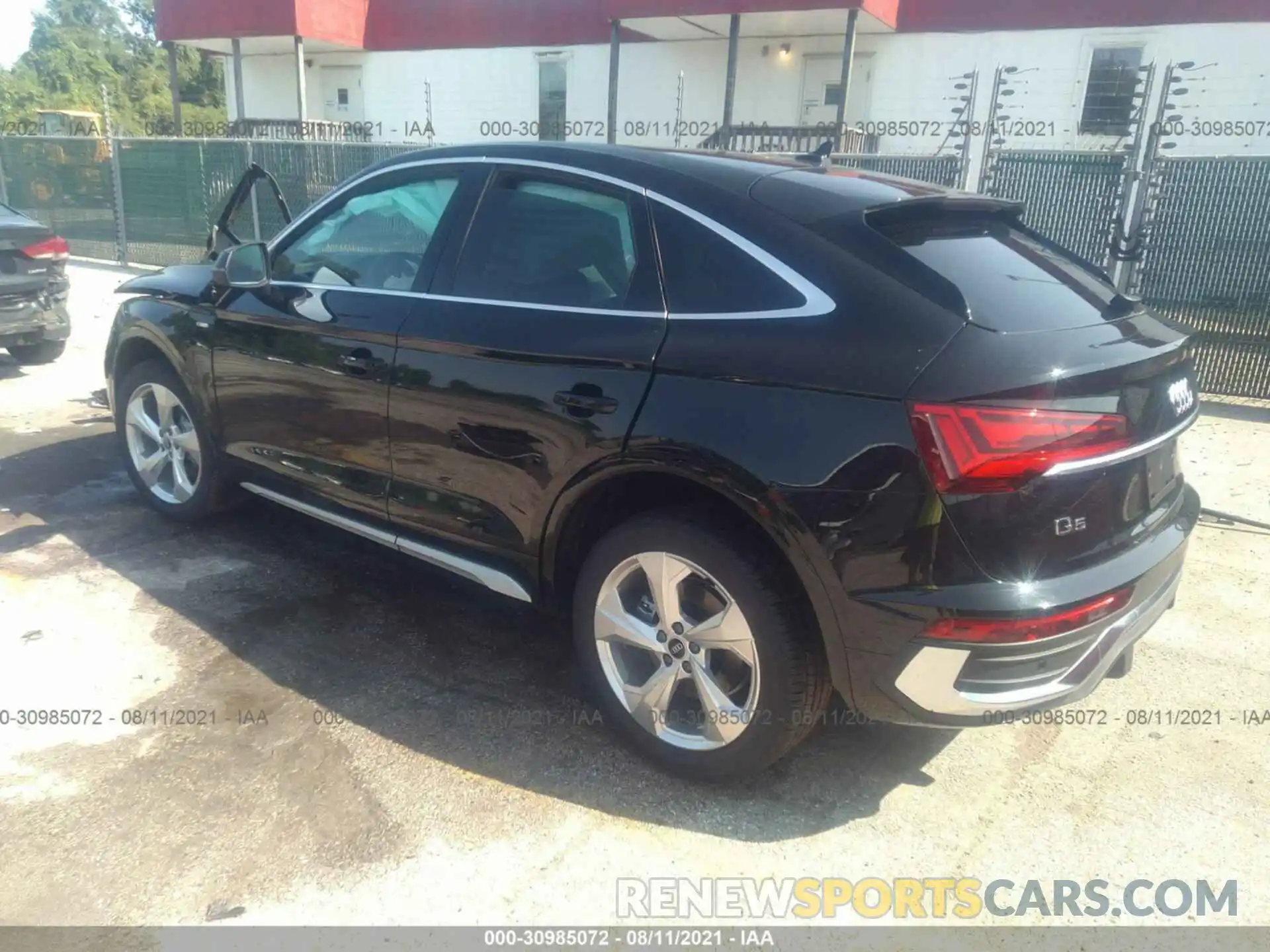 3 Фотография поврежденного автомобиля WA15AAFY4M2089694 AUDI Q5 SPORTBACK 2021