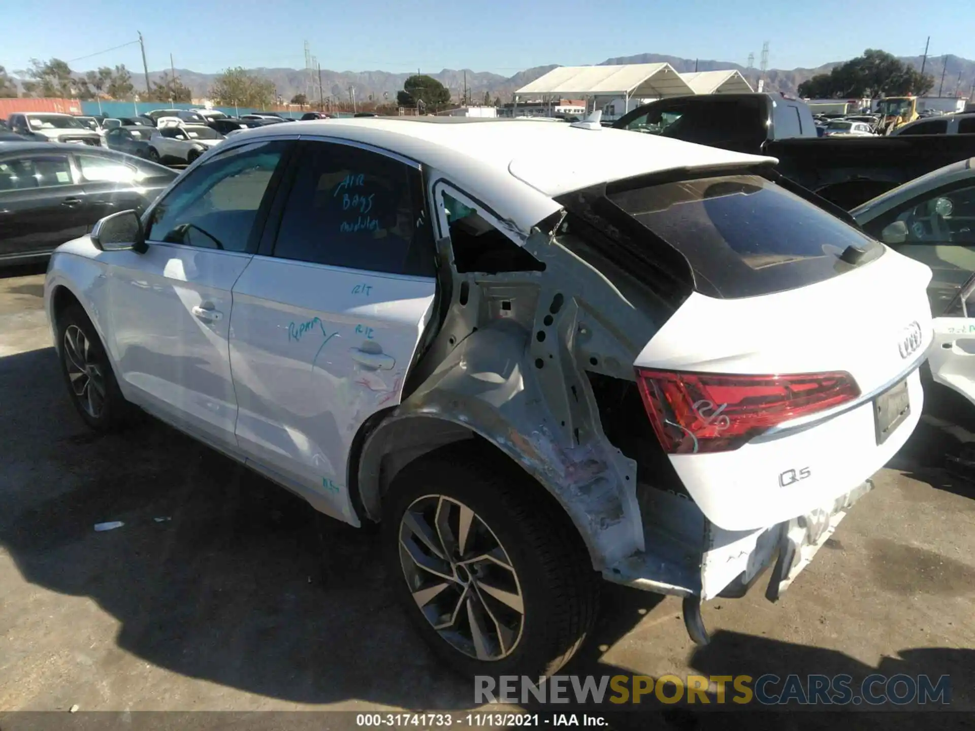 3 Photograph of a damaged car WA15AAFYXM2094737 AUDI Q5 SPORTBACK 2021