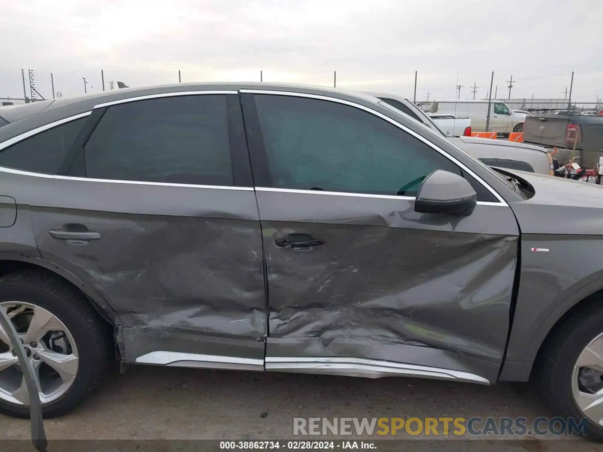 12 Photograph of a damaged car WA14AAFY1P2035561 AUDI Q5 SPORTBACK 2023