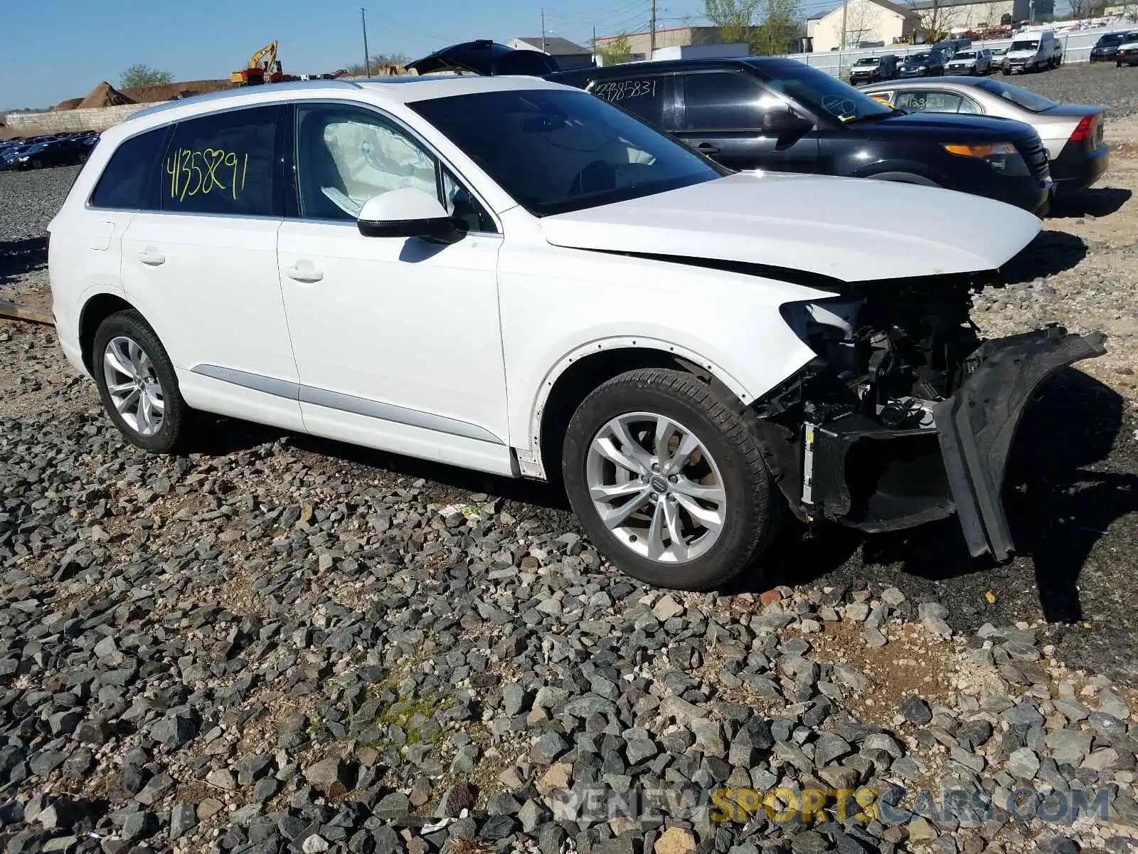 1 Photograph of a damaged car WA1AAAF71KD030657 AUDI Q7 2019