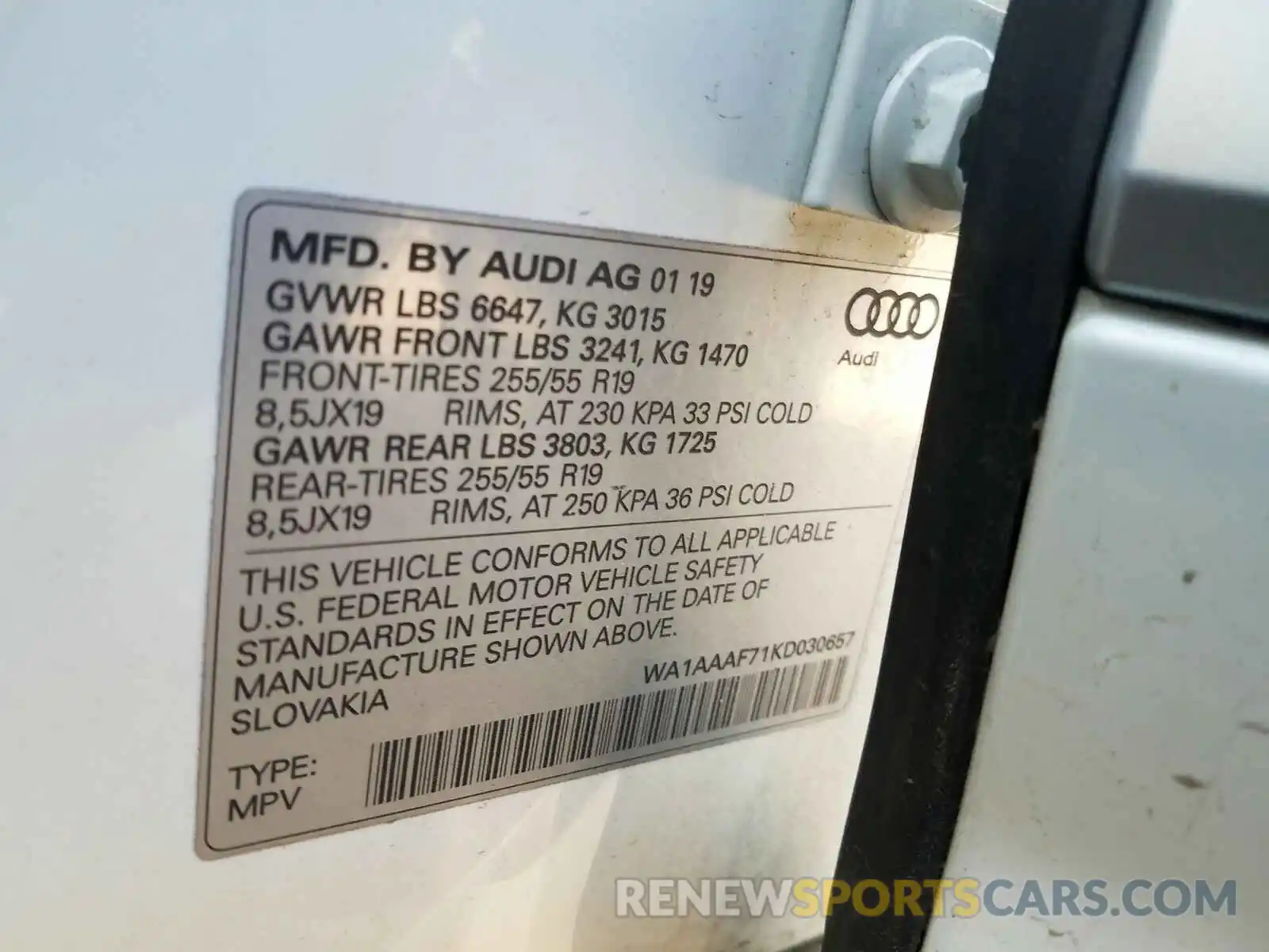 10 Photograph of a damaged car WA1AAAF71KD030657 AUDI Q7 2019