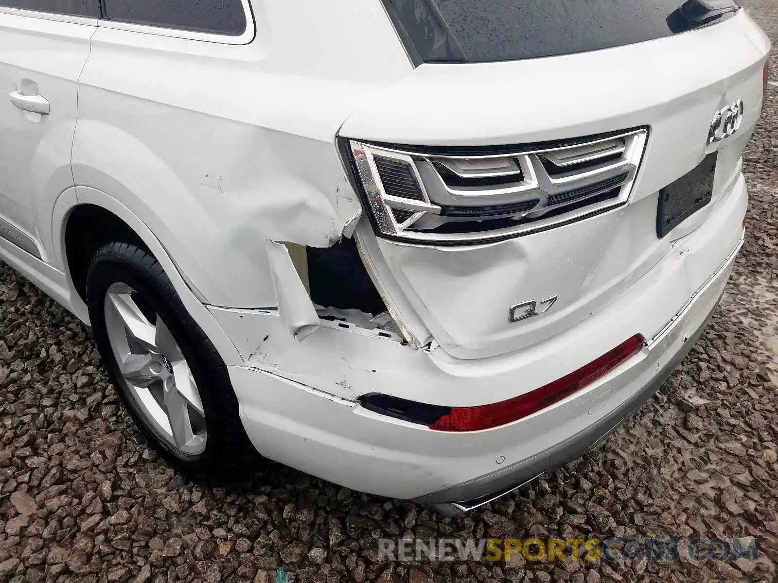 9 Photograph of a damaged car WA1AAAF72KD028092 AUDI Q7 2019