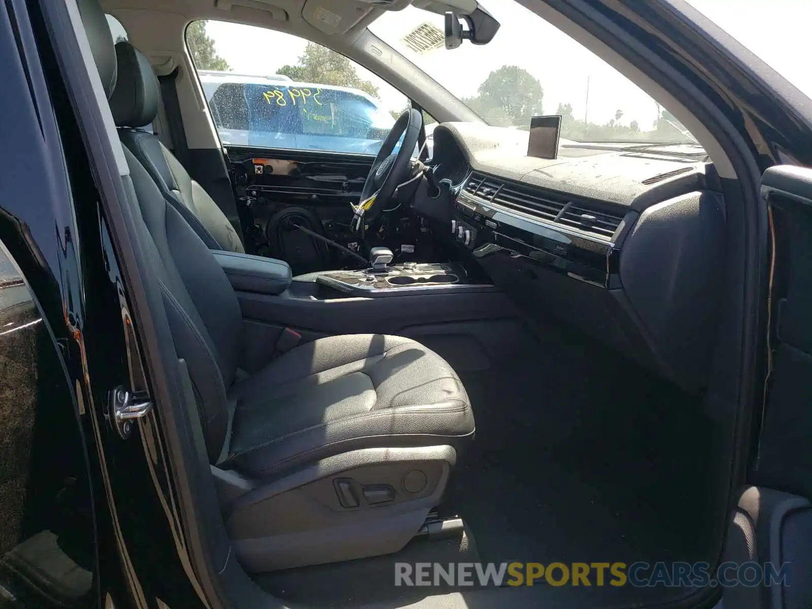 5 Photograph of a damaged car WA1AAAF75KD007656 AUDI Q7 2019