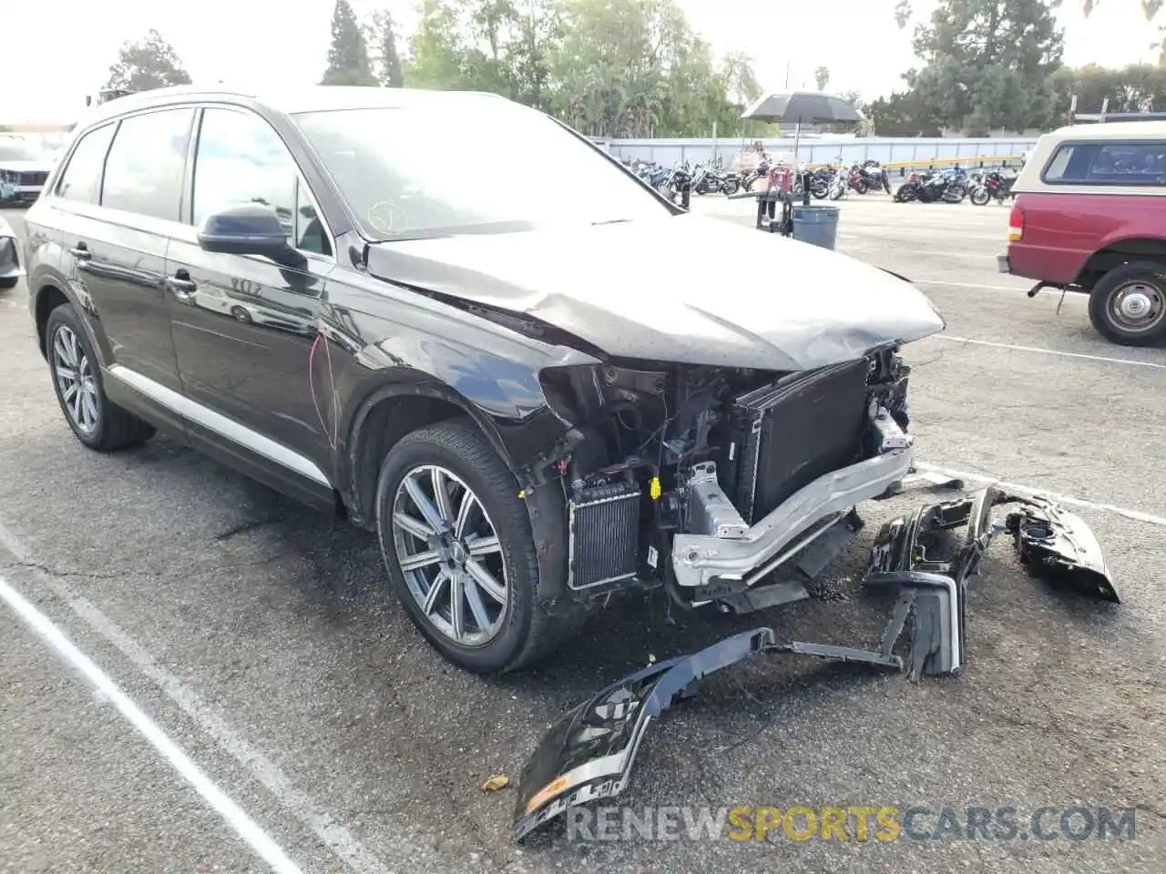 1 Photograph of a damaged car WA1AAAF76KD005561 AUDI Q7 2019