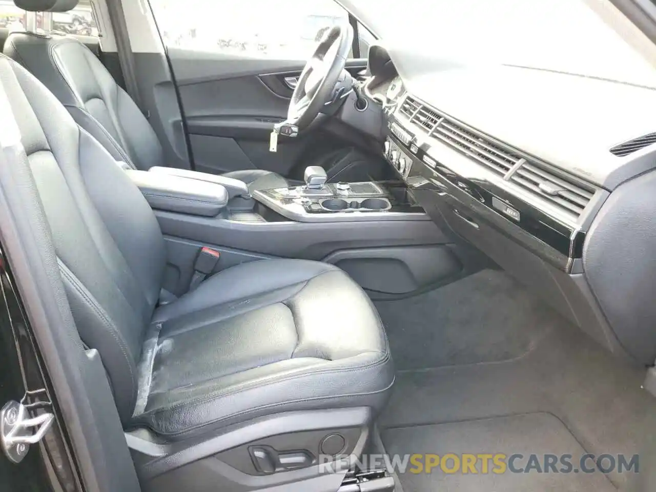 5 Photograph of a damaged car WA1AAAF76KD005561 AUDI Q7 2019