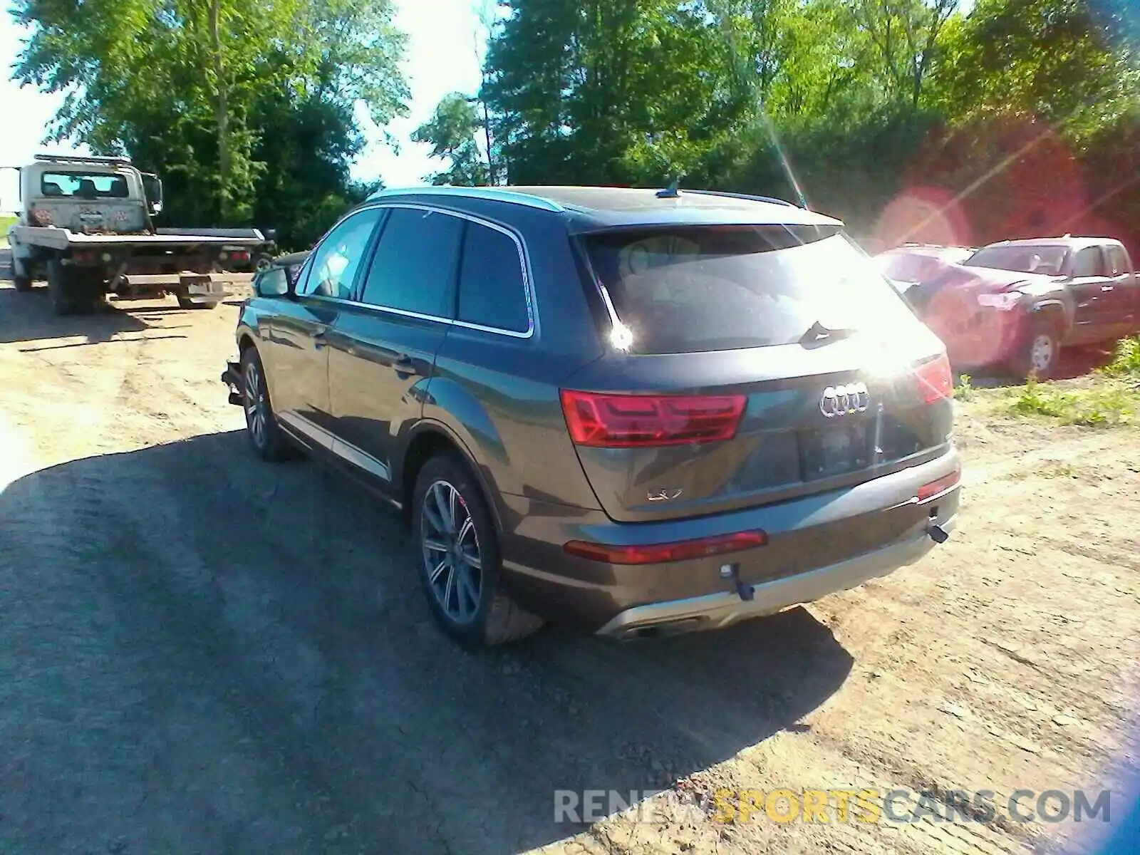 3 Фотография поврежденного автомобиля WA1AAAF78KD047083 AUDI Q7 2019