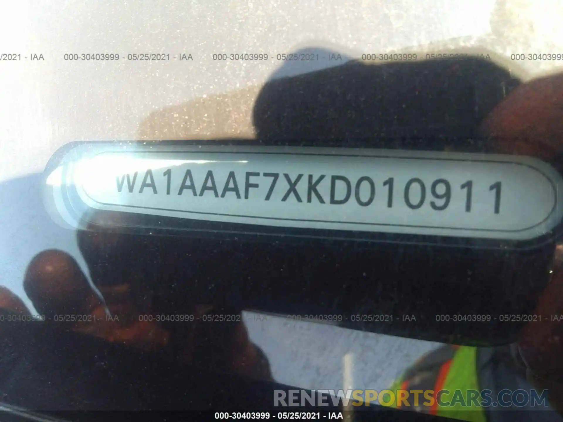 9 Photograph of a damaged car WA1AAAF7XKD010911 AUDI Q7 2019