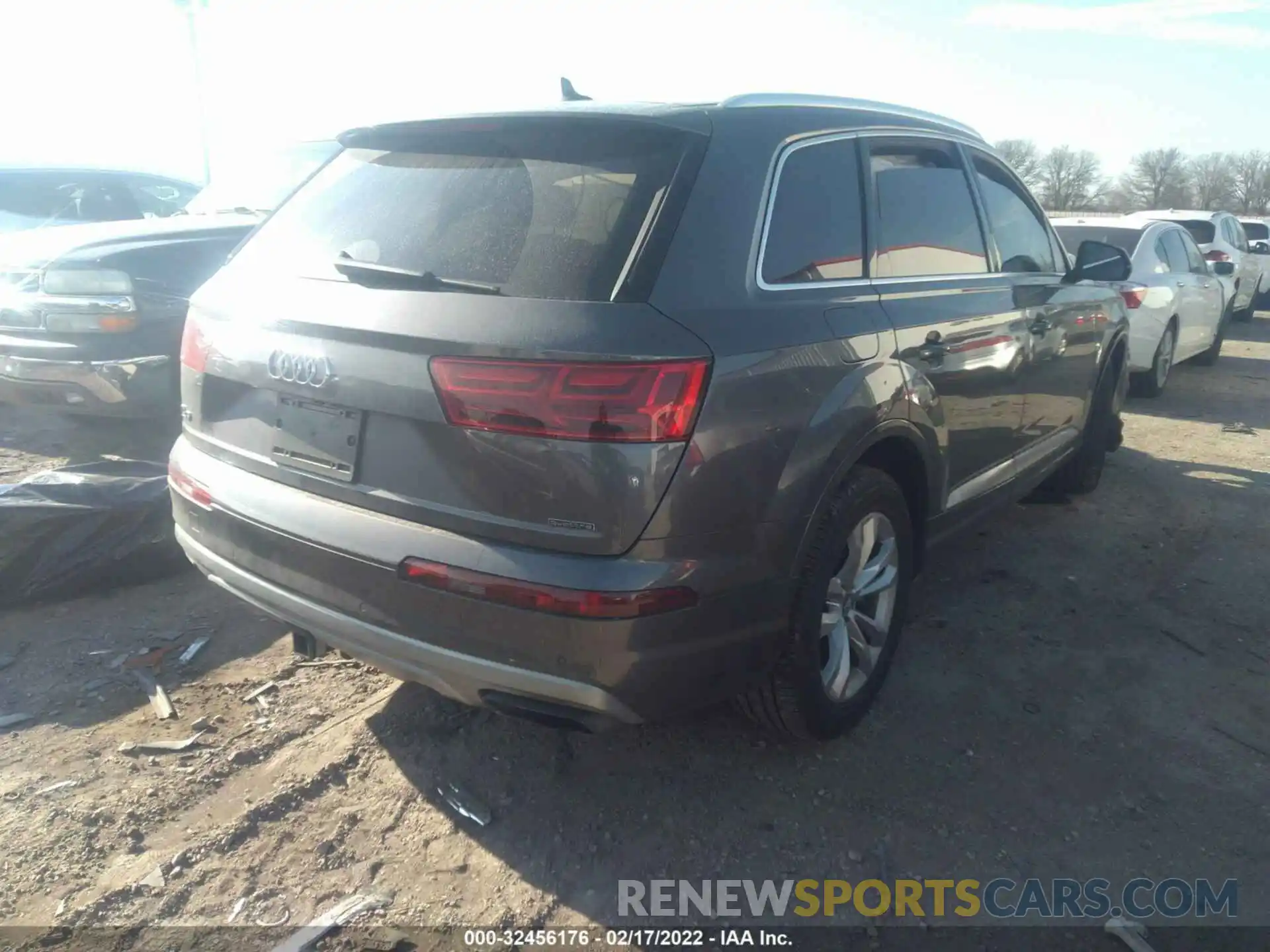 4 Photograph of a damaged car WA1AAAF7XKD035727 AUDI Q7 2019