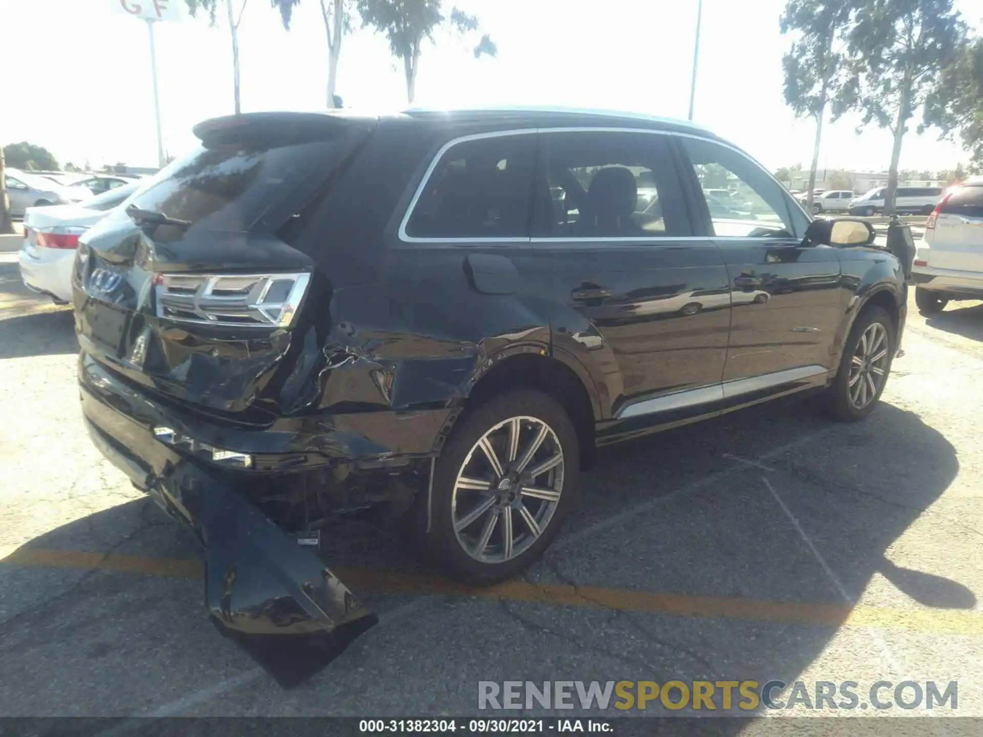 4 Photograph of a damaged car WA1AABF74KD027287 AUDI Q7 2019