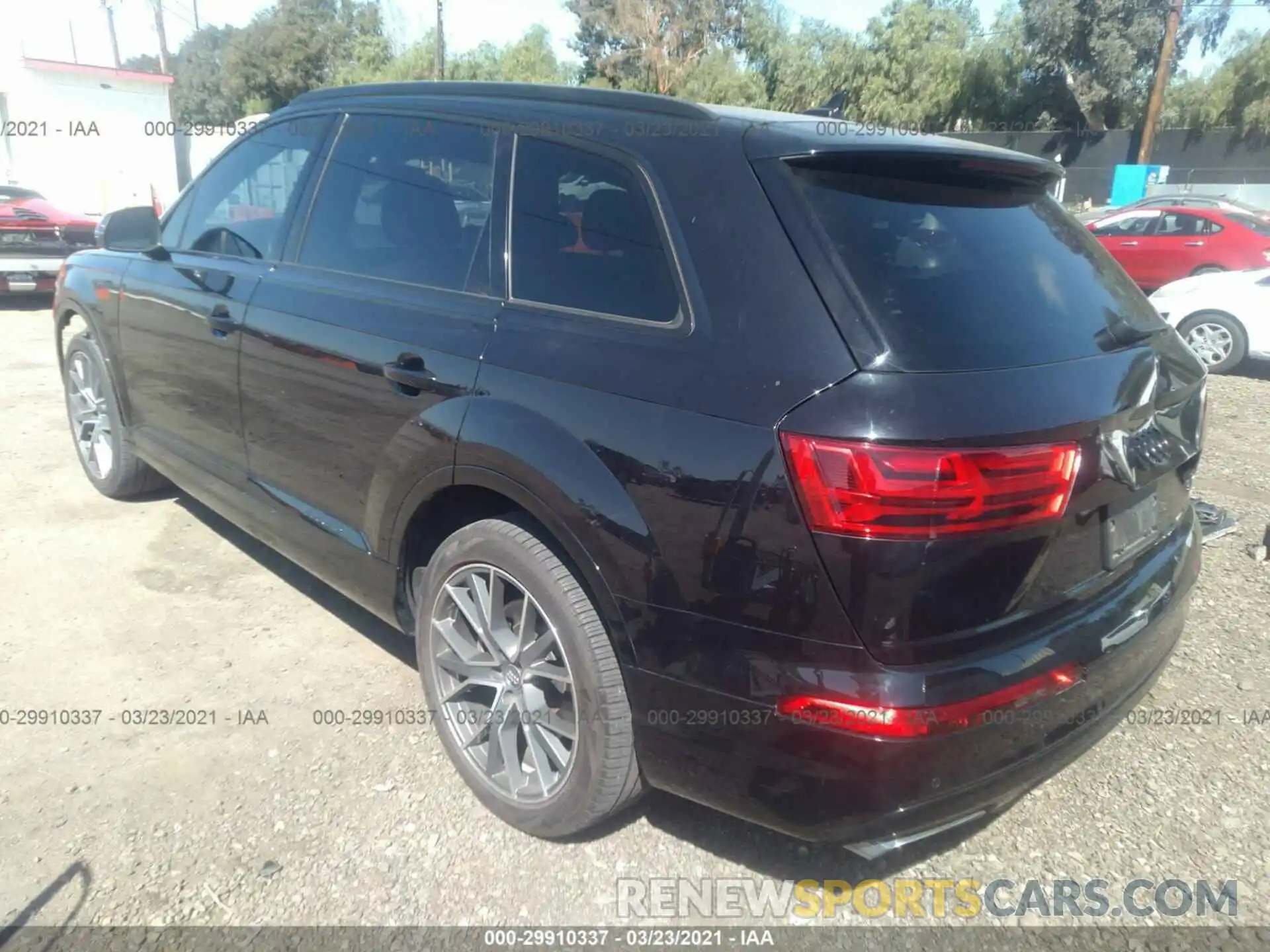 3 Фотография поврежденного автомобиля WA1AHAF70KD022643 AUDI Q7 2019