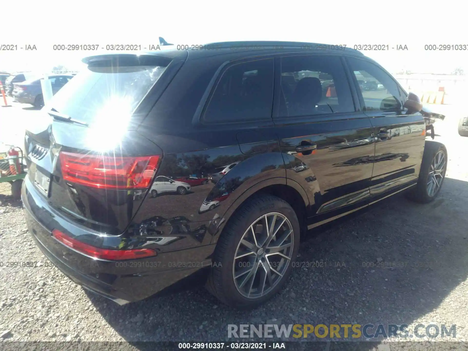 4 Фотография поврежденного автомобиля WA1AHAF70KD022643 AUDI Q7 2019