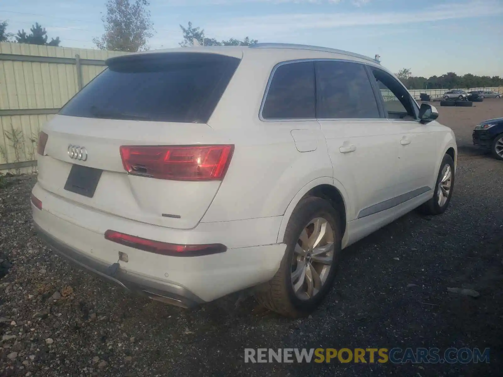 4 Фотография поврежденного автомобиля WA1AHAF71KD044991 AUDI Q7 2019