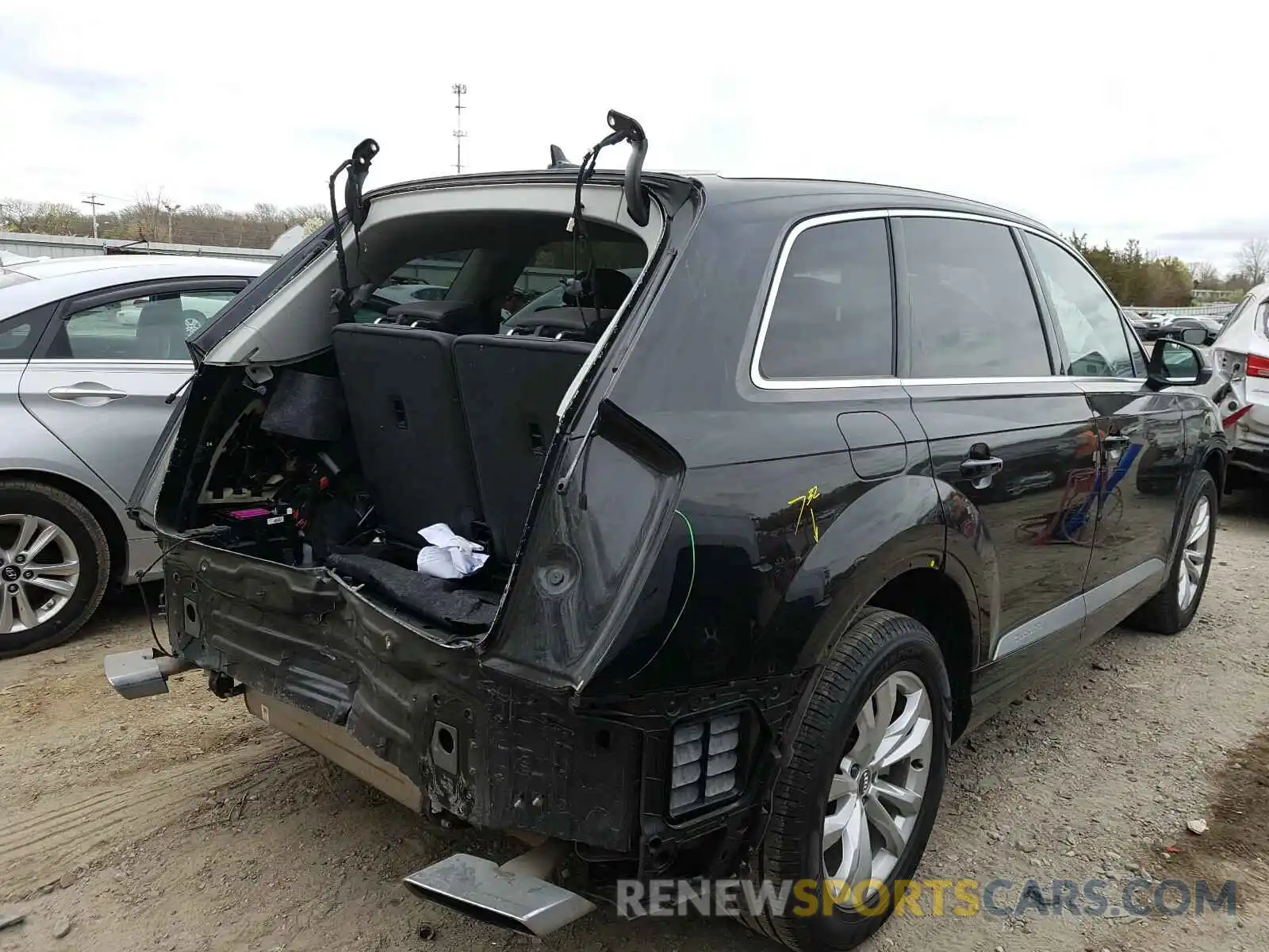 4 Фотография поврежденного автомобиля WA1AHAF7XKD031365 AUDI Q7 2019