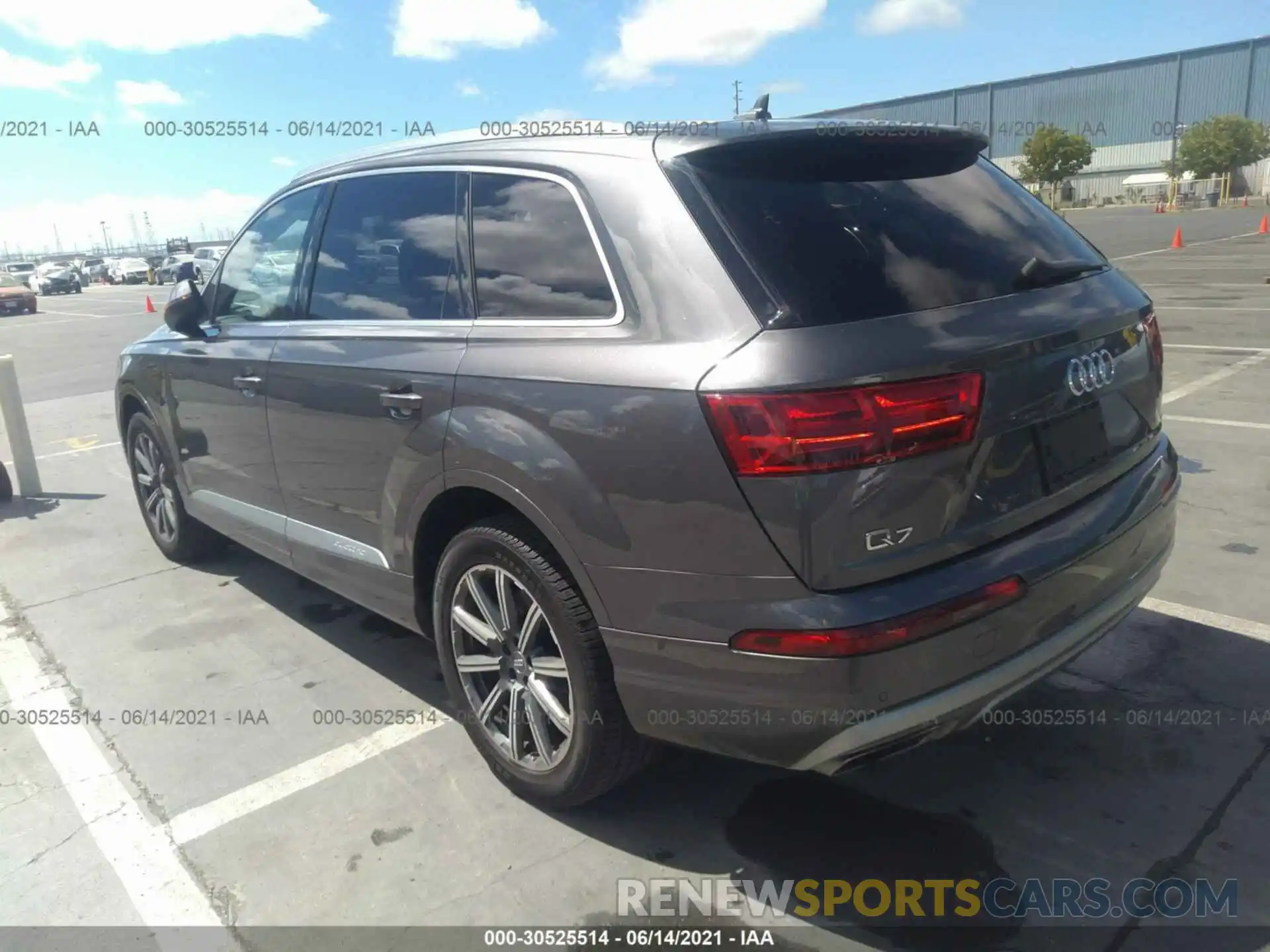 3 Фотография поврежденного автомобиля WA1AHAF7XKD034069 AUDI Q7 2019