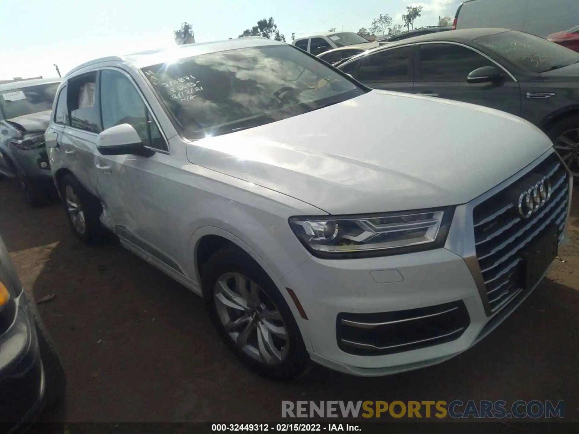 1 Фотография поврежденного автомобиля WA1AHAF7XKD037361 AUDI Q7 2019