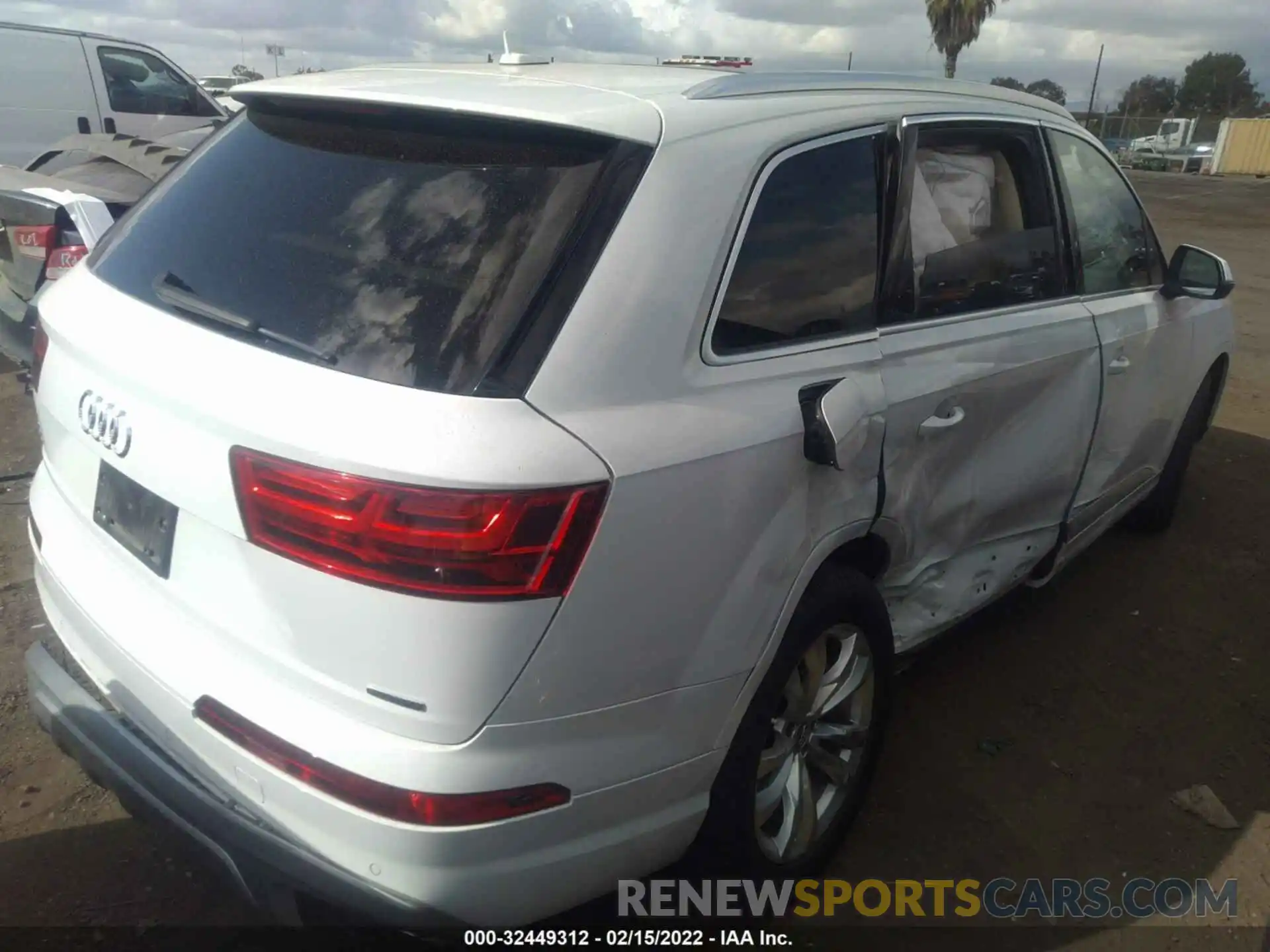 4 Фотография поврежденного автомобиля WA1AHAF7XKD037361 AUDI Q7 2019