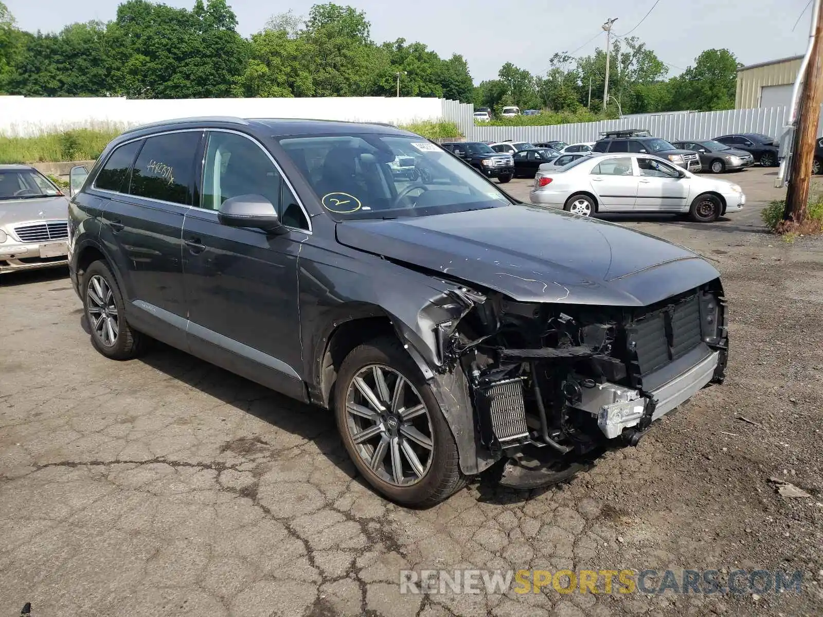 1 Photograph of a damaged car WA1LAAF70KD009887 AUDI Q7 2019