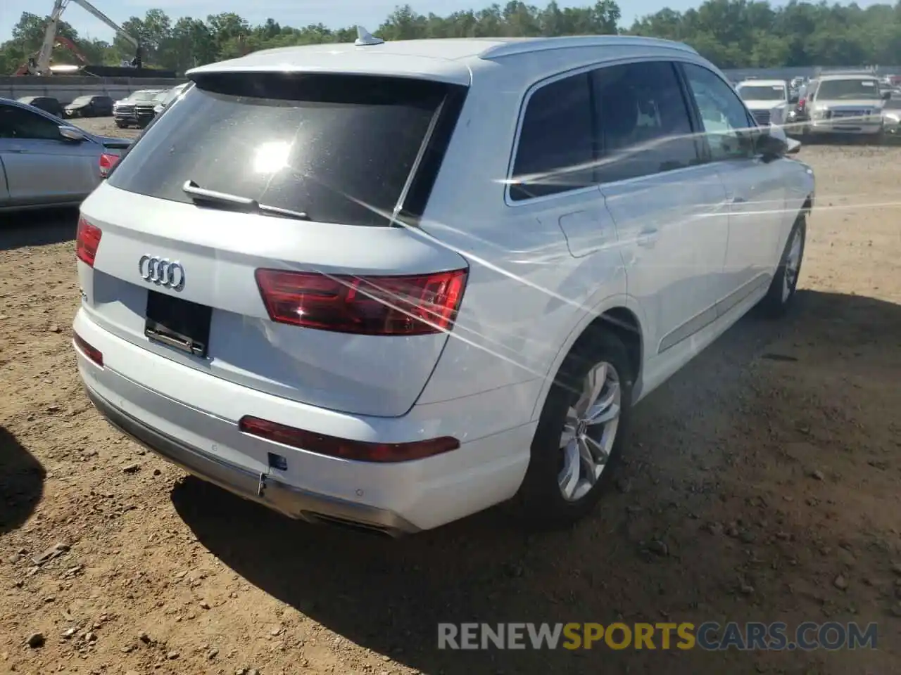 4 Photograph of a damaged car WA1LAAF70KD010232 AUDI Q7 2019