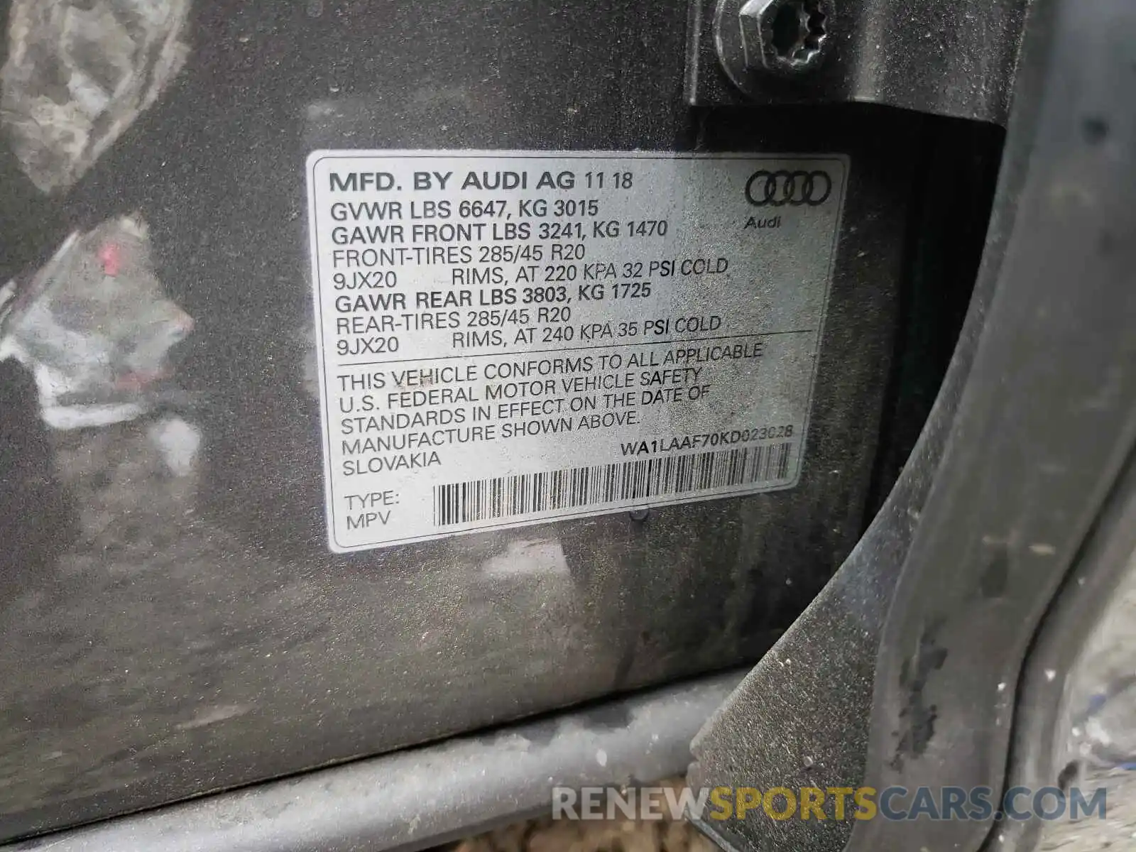 10 Photograph of a damaged car WA1LAAF70KD023028 AUDI Q7 2019