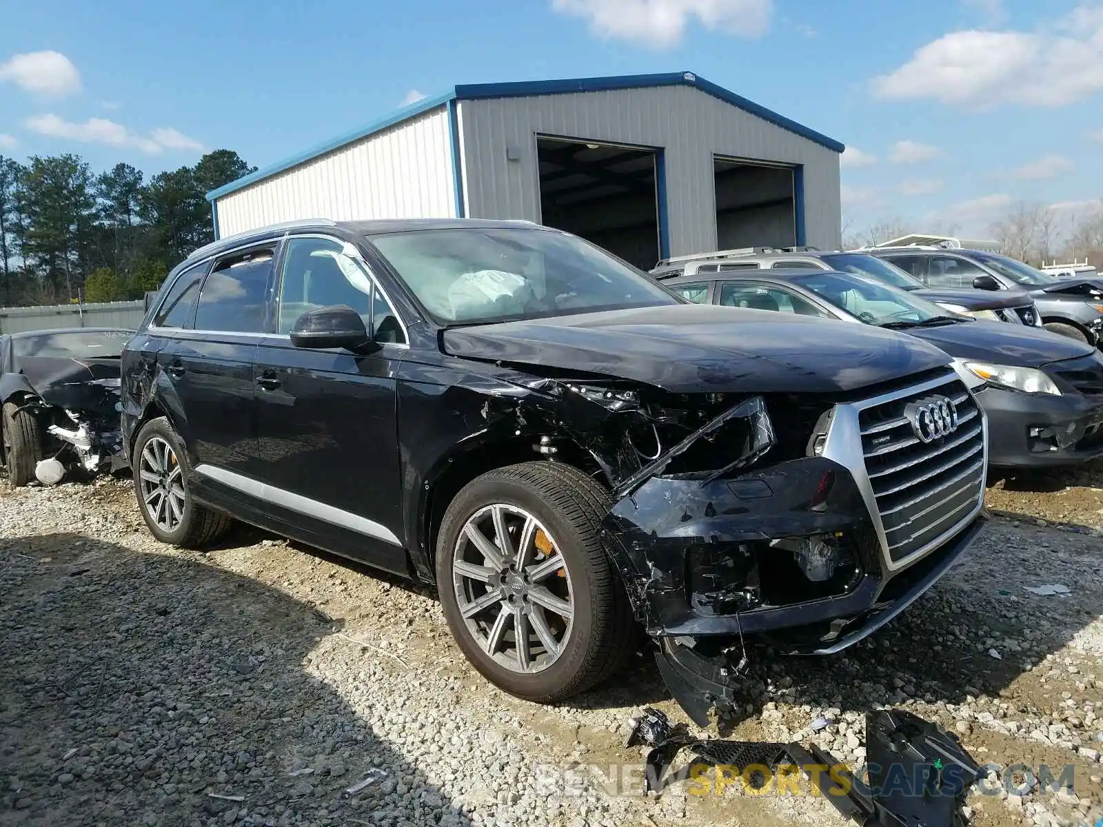 1 Photograph of a damaged car WA1LAAF70KD037933 AUDI Q7 2019