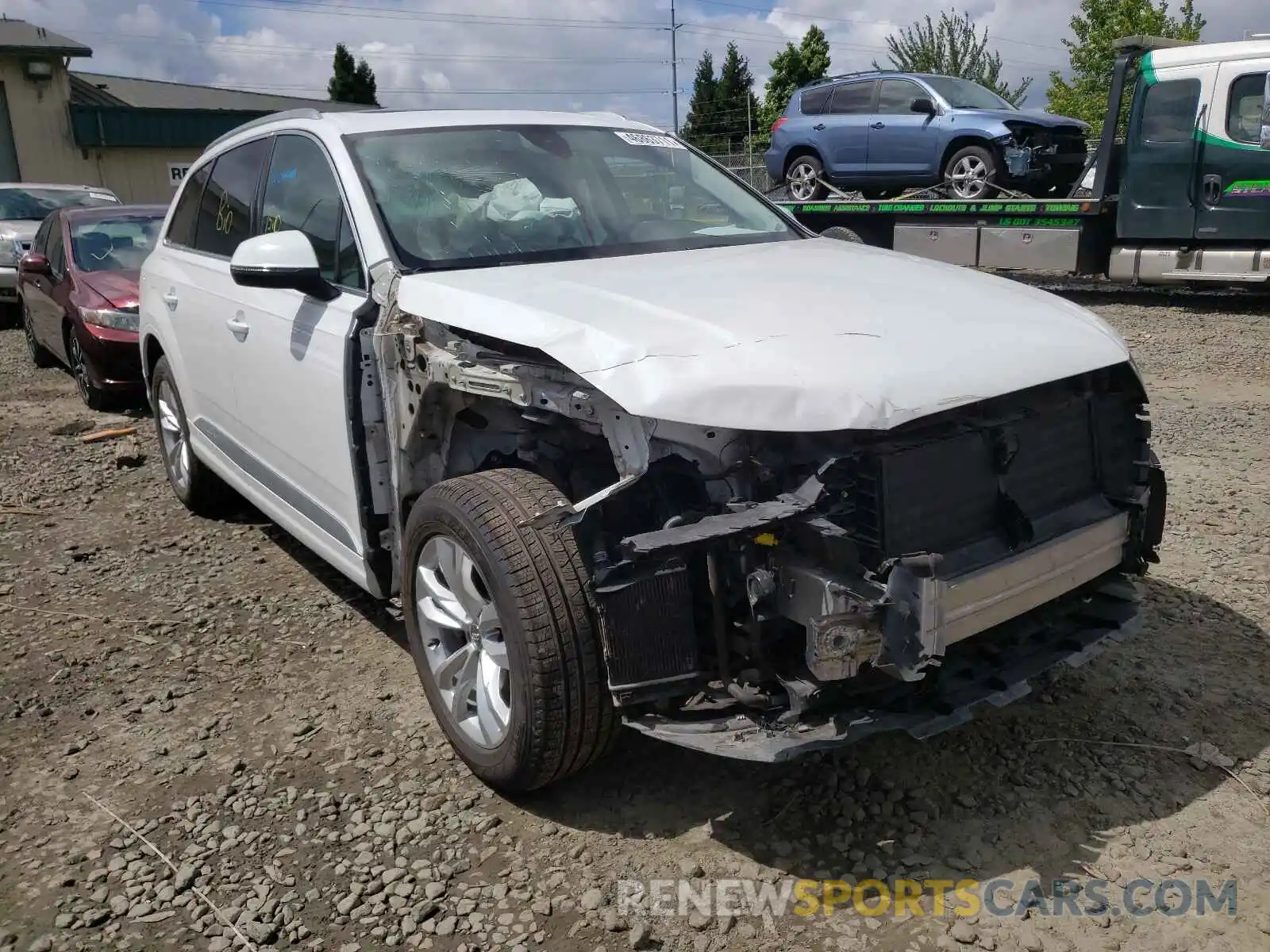 1 Photograph of a damaged car WA1LAAF70KD043943 AUDI Q7 2019