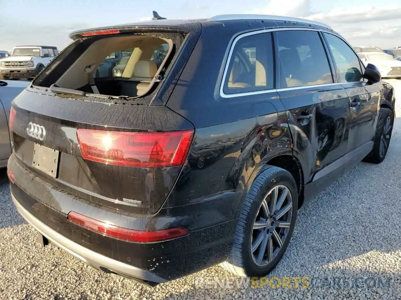 4 Фотография поврежденного автомобиля WA1LAAF70KD048396 AUDI Q7 2019