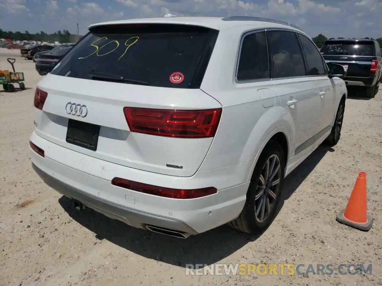 4 Фотография поврежденного автомобиля WA1LAAF70KD048849 AUDI Q7 2019