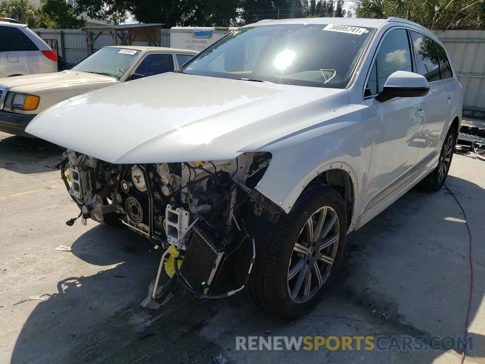 2 Photograph of a damaged car WA1LAAF71KD004522 AUDI Q7 2019