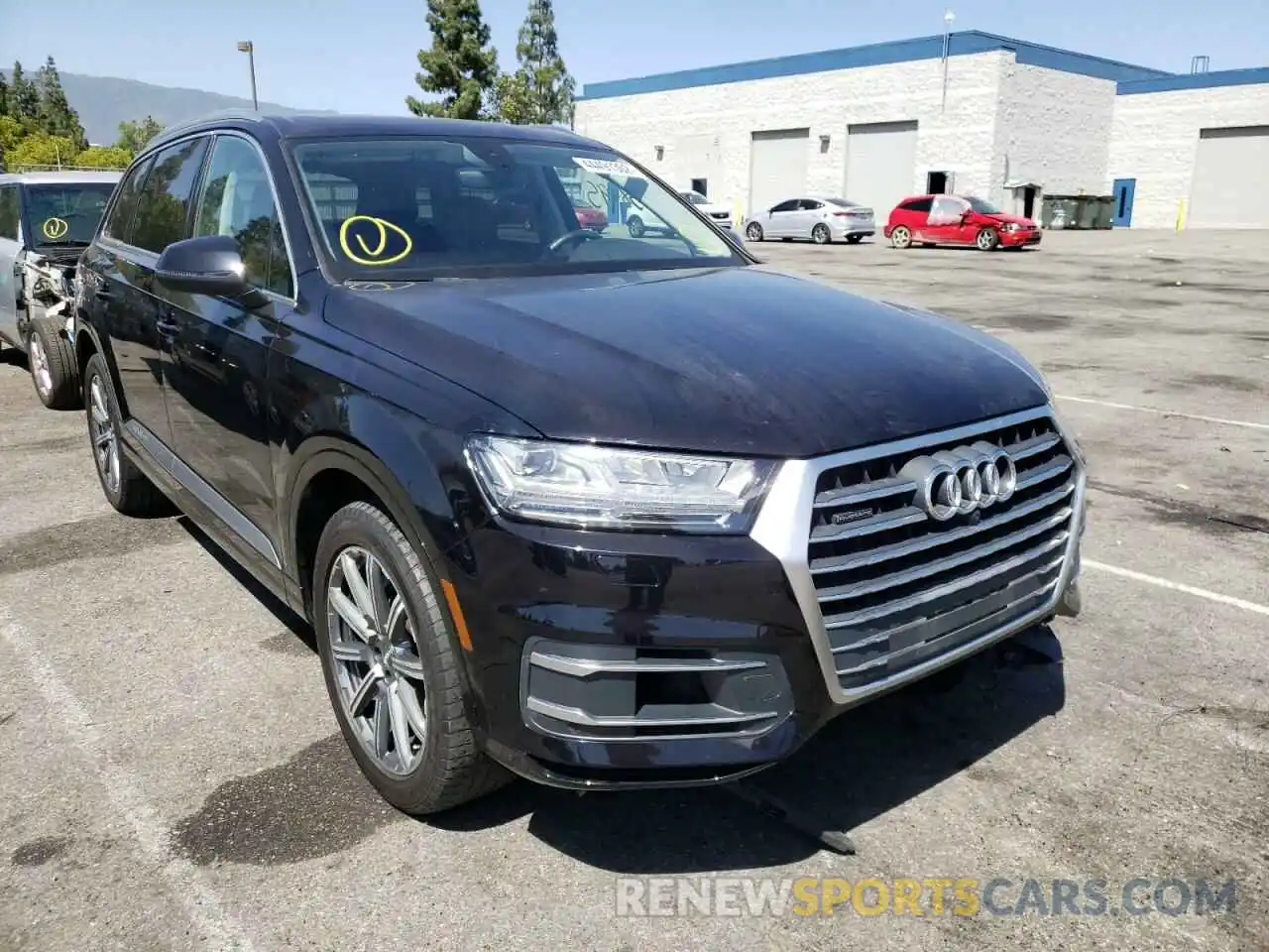 1 Photograph of a damaged car WA1LAAF71KD013124 AUDI Q7 2019