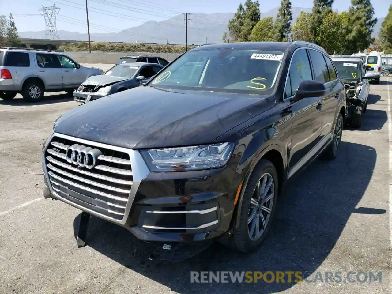 2 Photograph of a damaged car WA1LAAF71KD013124 AUDI Q7 2019