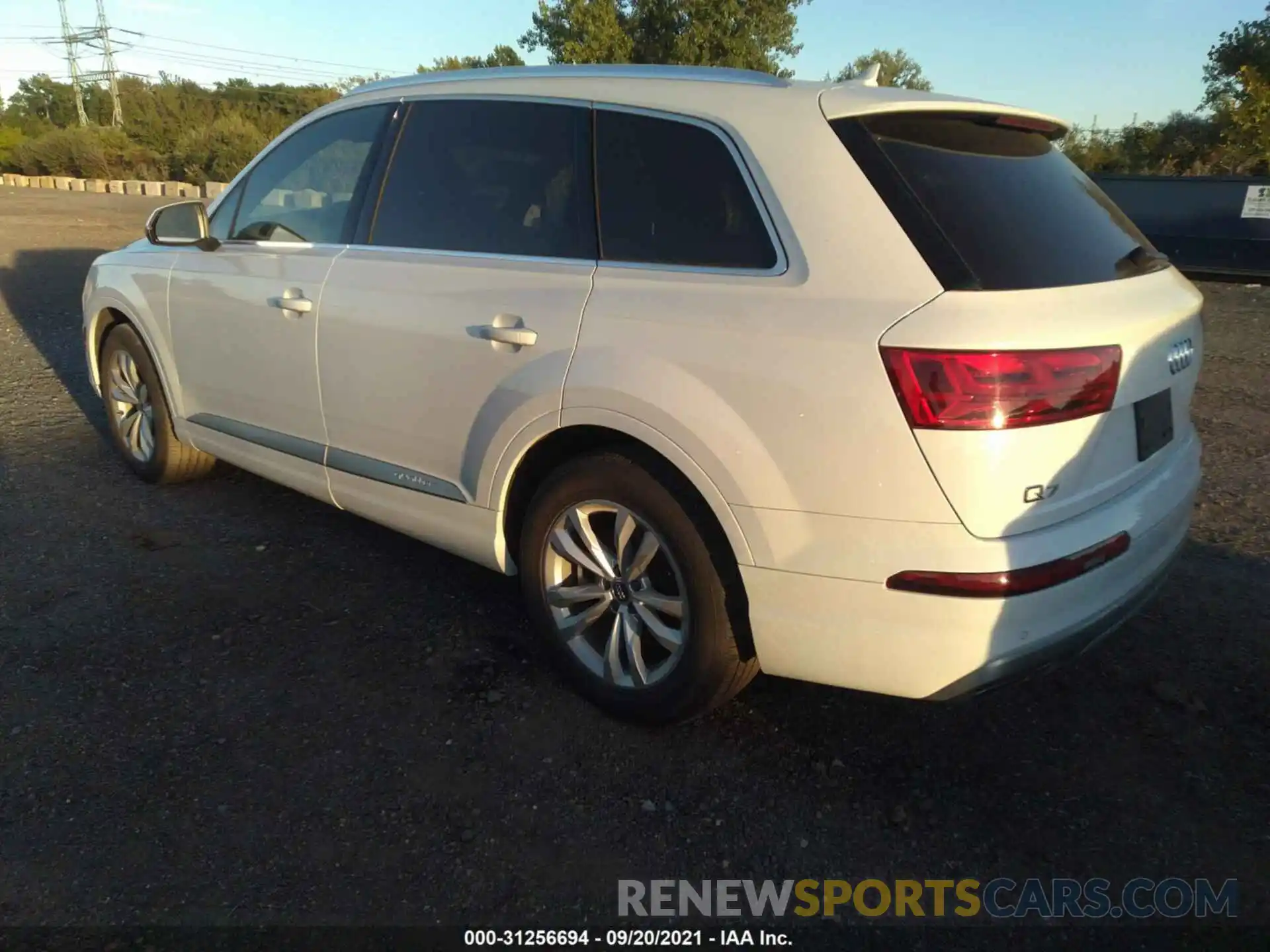 3 Photograph of a damaged car WA1LAAF71KD015150 AUDI Q7 2019