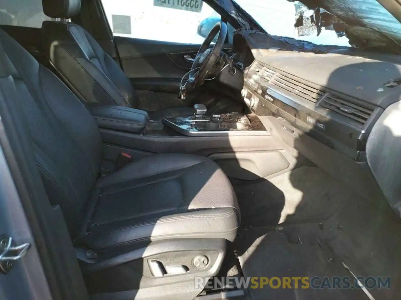 5 Photograph of a damaged car WA1LAAF71KD030313 AUDI Q7 2019