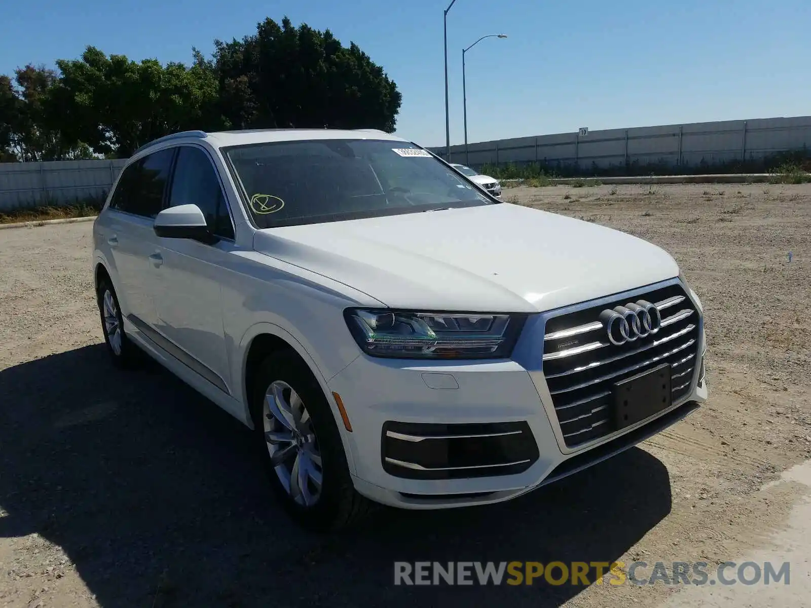 1 Photograph of a damaged car WA1LAAF71KD042879 AUDI Q7 2019