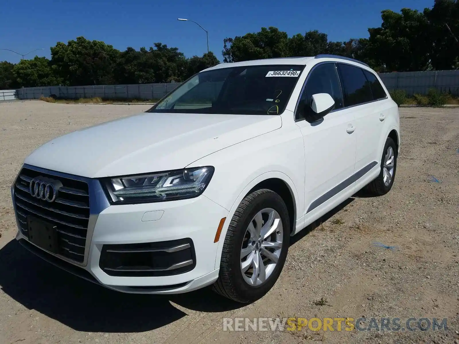 2 Photograph of a damaged car WA1LAAF71KD042879 AUDI Q7 2019