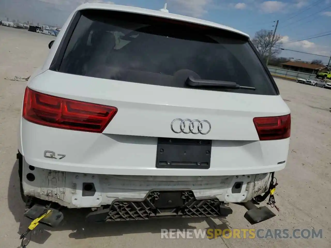 6 Photograph of a damaged car WA1LAAF71KD048729 AUDI Q7 2019