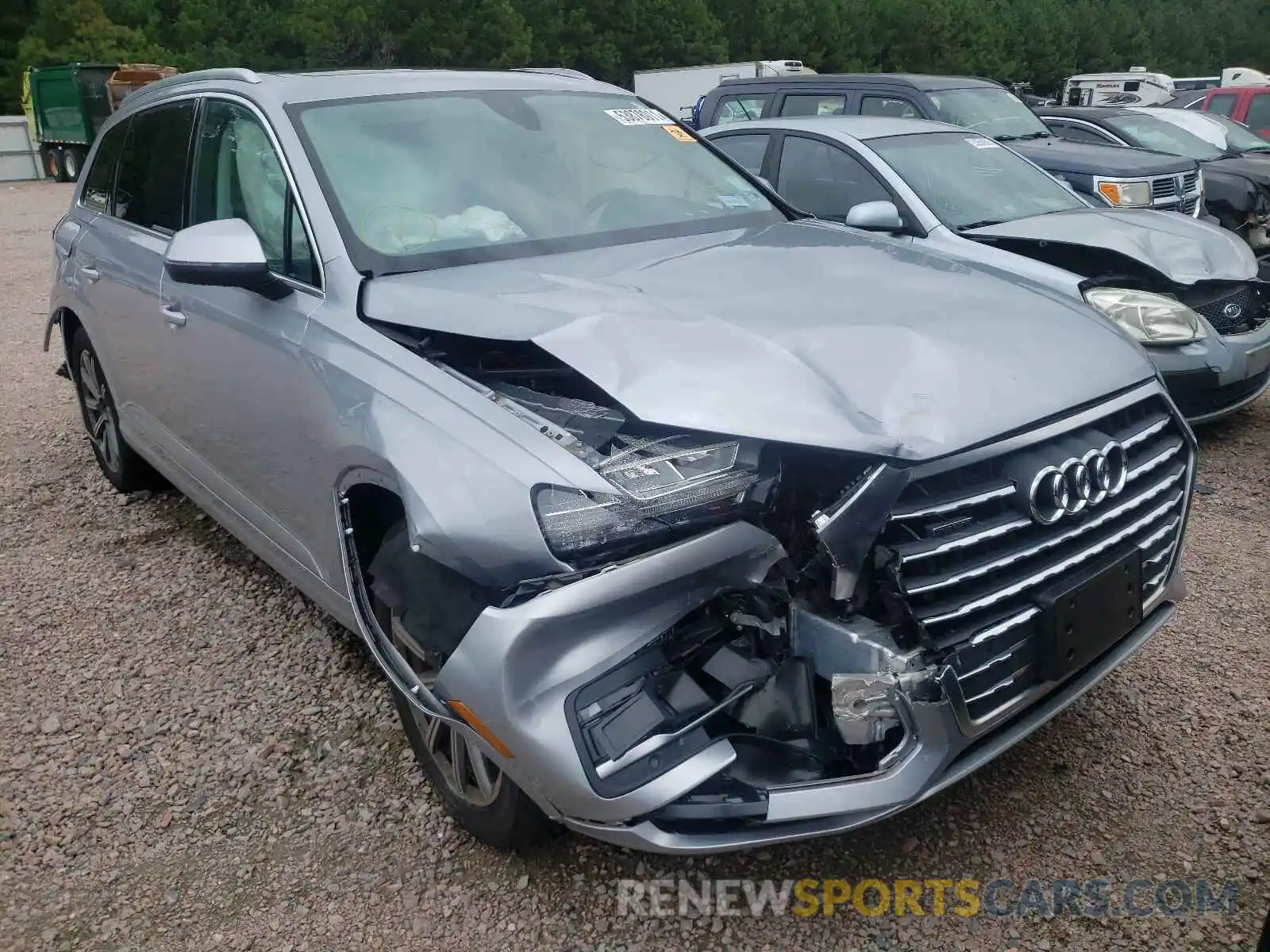 1 Photograph of a damaged car WA1LAAF71KD049301 AUDI Q7 2019