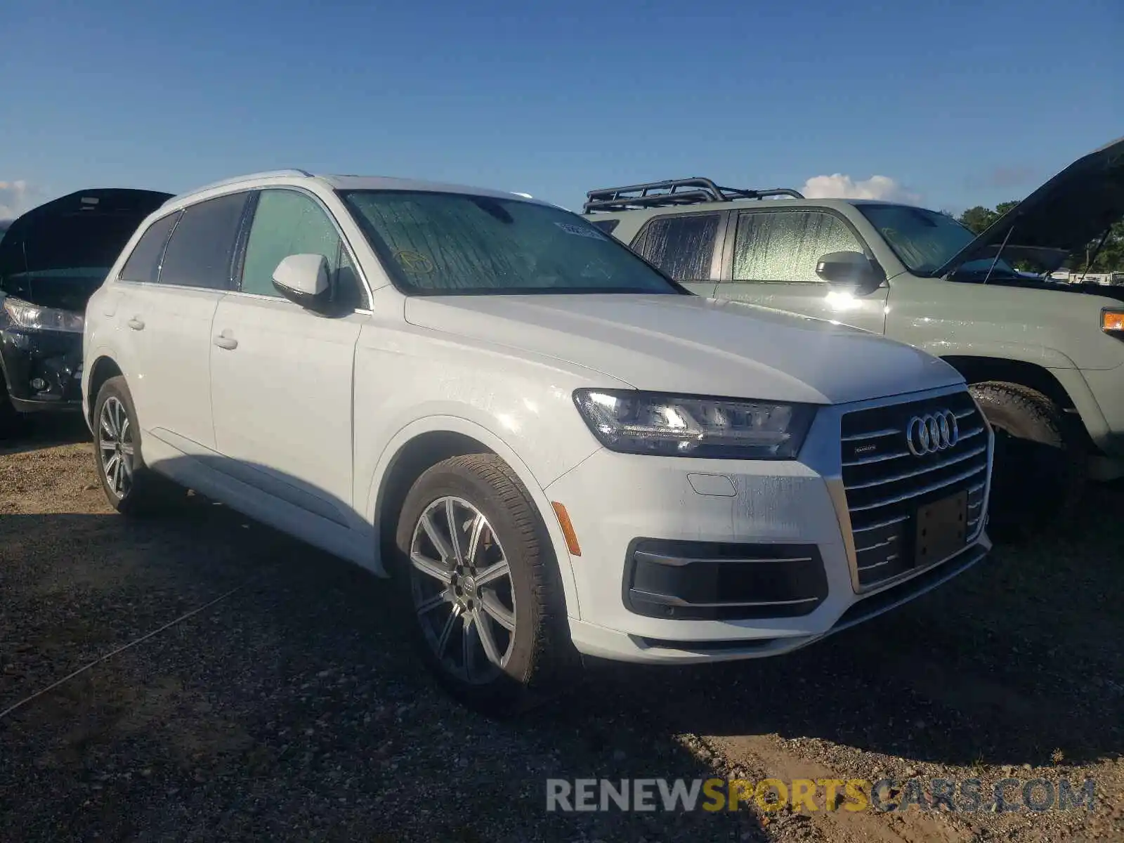 1 Photograph of a damaged car WA1LAAF72KD002925 AUDI Q7 2019