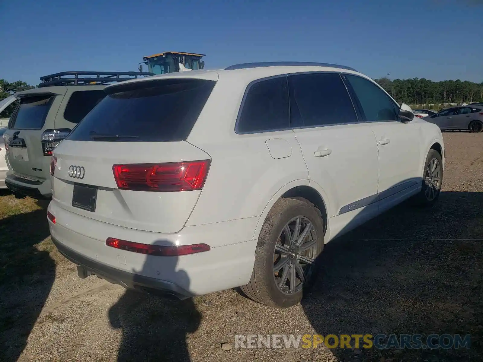 4 Photograph of a damaged car WA1LAAF72KD002925 AUDI Q7 2019