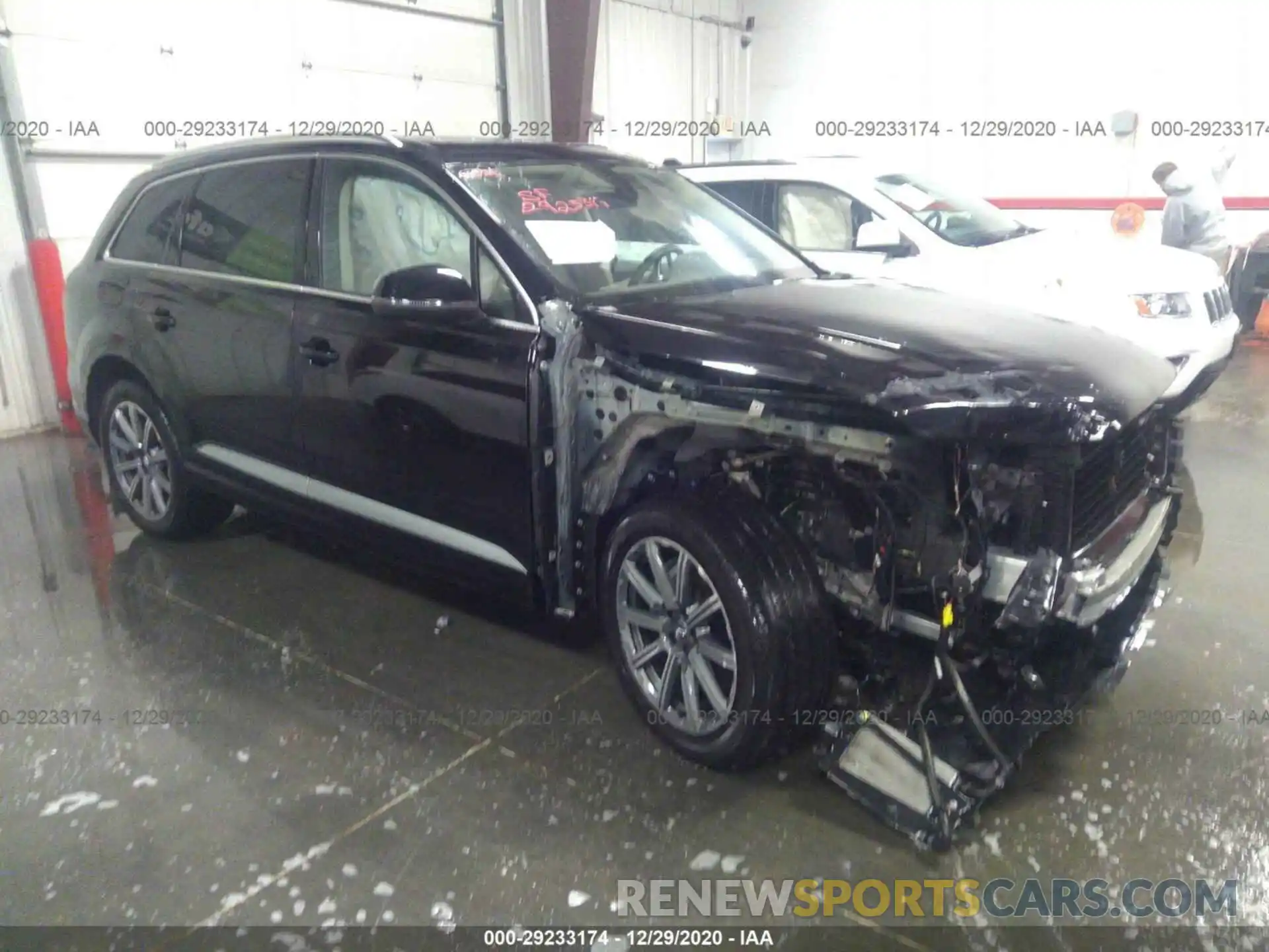 1 Photograph of a damaged car WA1LAAF72KD006652 AUDI Q7 2019