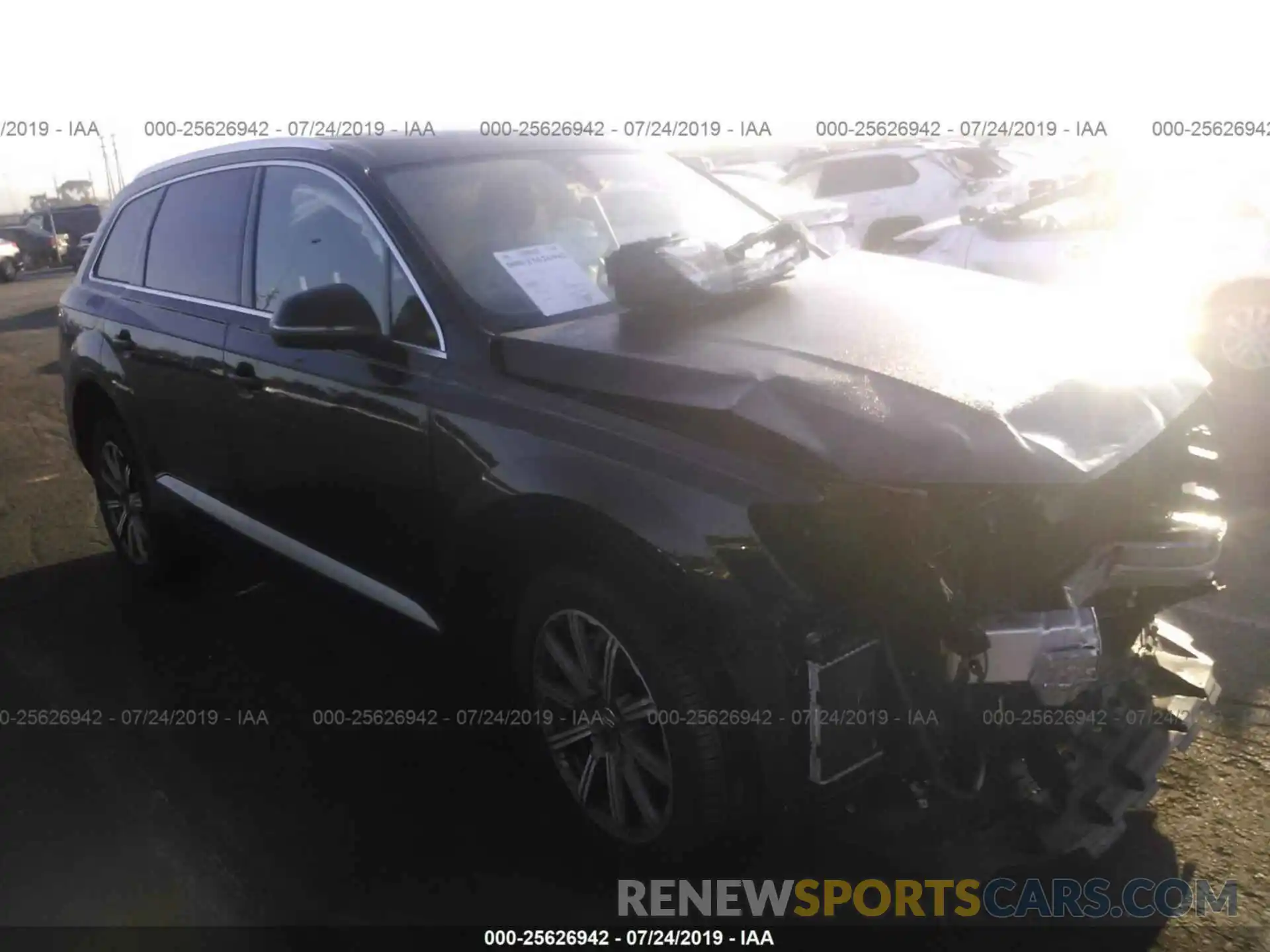 1 Photograph of a damaged car WA1LAAF72KD021166 AUDI Q7 2019