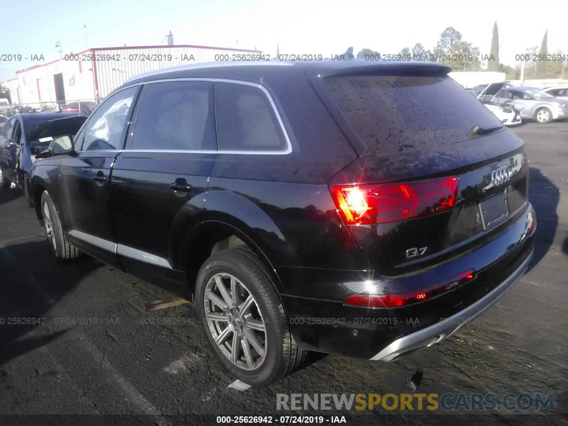 3 Photograph of a damaged car WA1LAAF72KD021166 AUDI Q7 2019